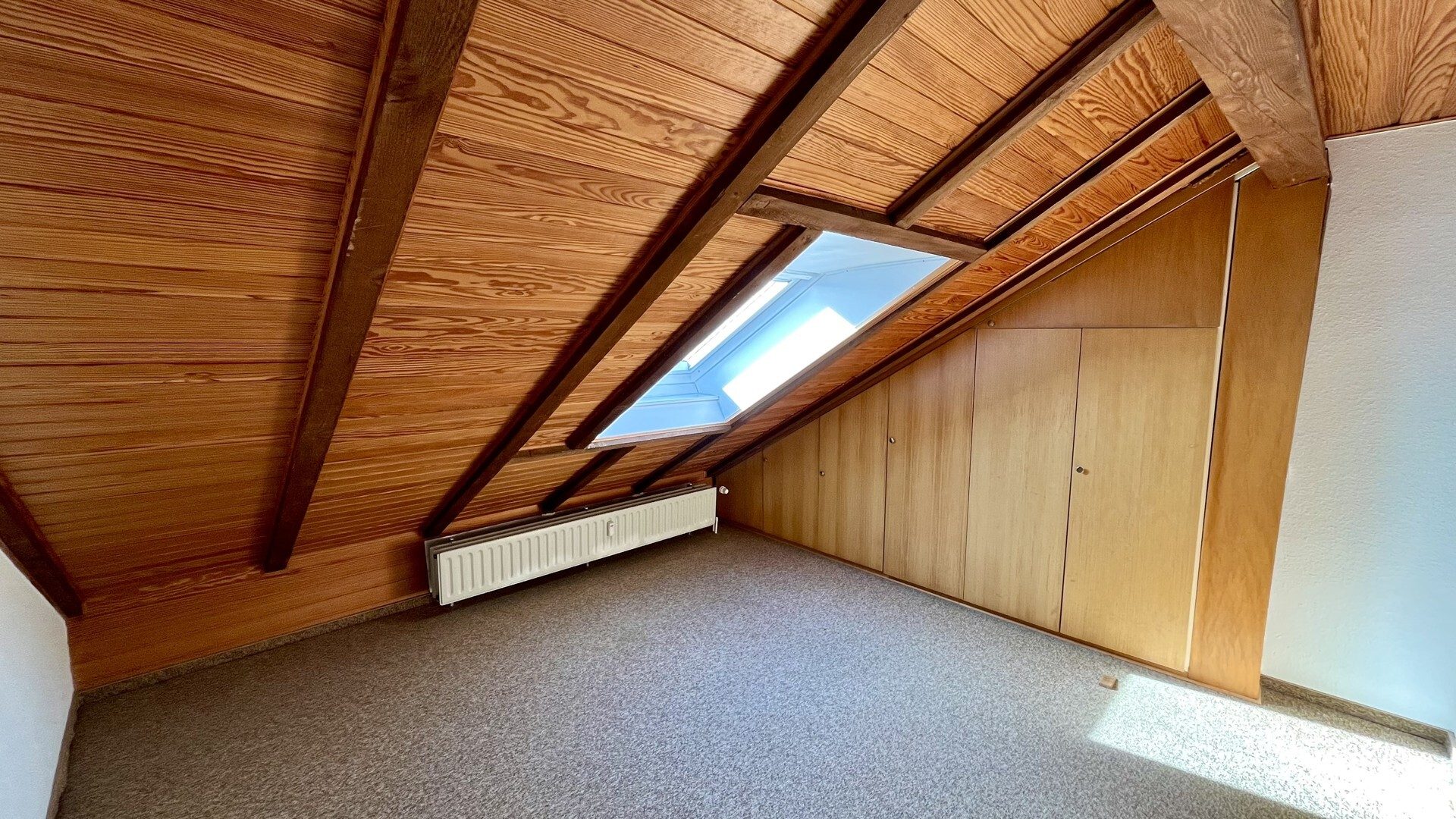 Immobilienangebot - Homberg - Alle - 3 Zimmer Wohnung mit EBK und Garage in Caßdorf!