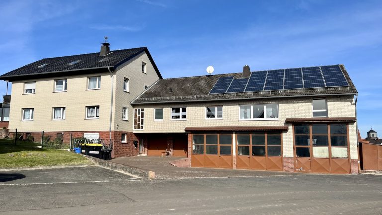 Immobilienangebot - Homberg - Alle - 3 Zimmer Wohnung mit EBK und Garage in Caßdorf!