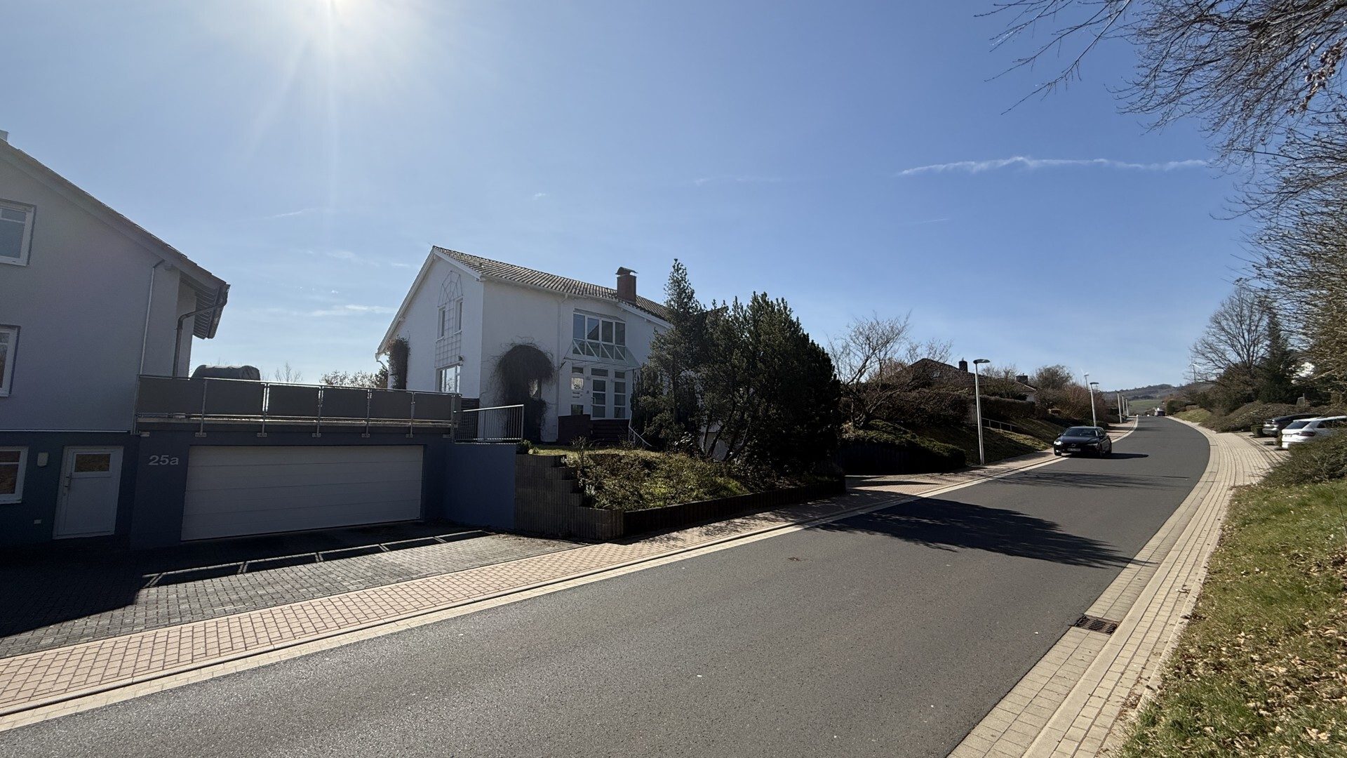 Immobilienangebot - Melsungen - Wohnen - Architektionisches Einfamilienhaus mit ELW, über den Dächern Melsungens! Keine Käuferprovision