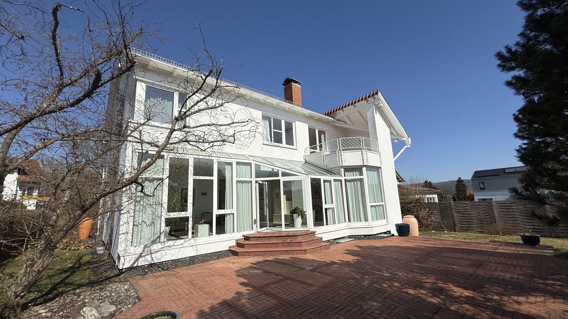 Immobilienangebot - Melsungen - Wohnen - Architektionisches Einfamilienhaus mit ELW, über den Dächern Melsungens! Keine Käuferprovision