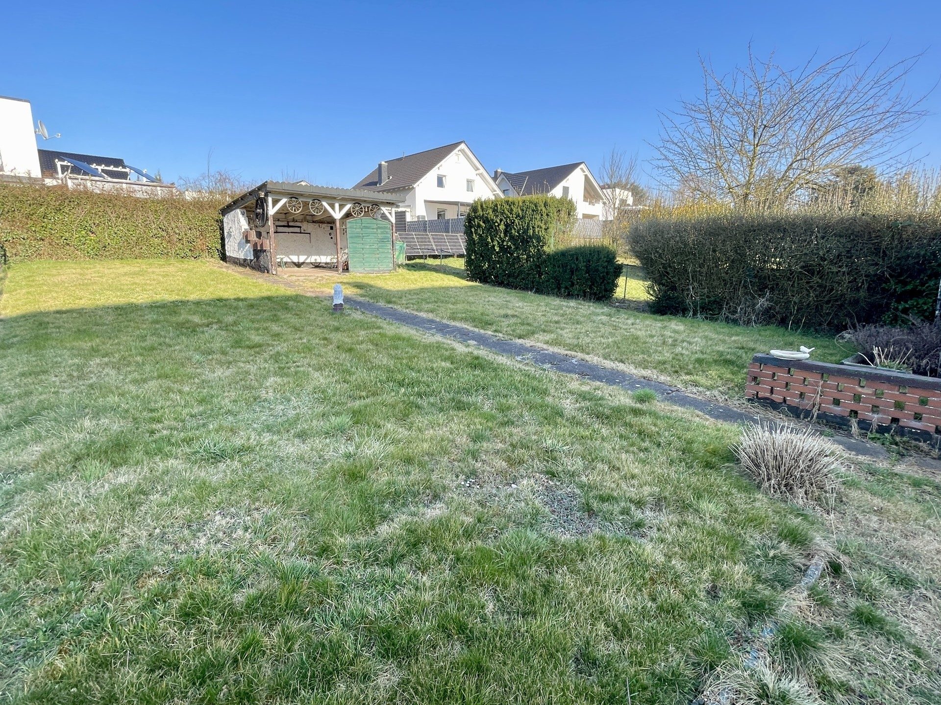 Immobilienangebot - Kassel / Forstfeld - Wohnen - Generationen-Doppelhaushälfte in KS-Forstfeld!
KEINE KÄUFERPROVISION