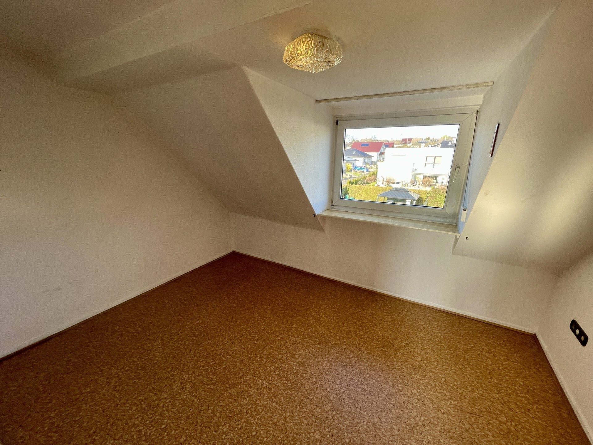 Immobilienangebot - Kassel / Forstfeld - Wohnen - Generationen-Doppelhaushälfte in KS-Forstfeld!
KEINE KÄUFERPROVISION