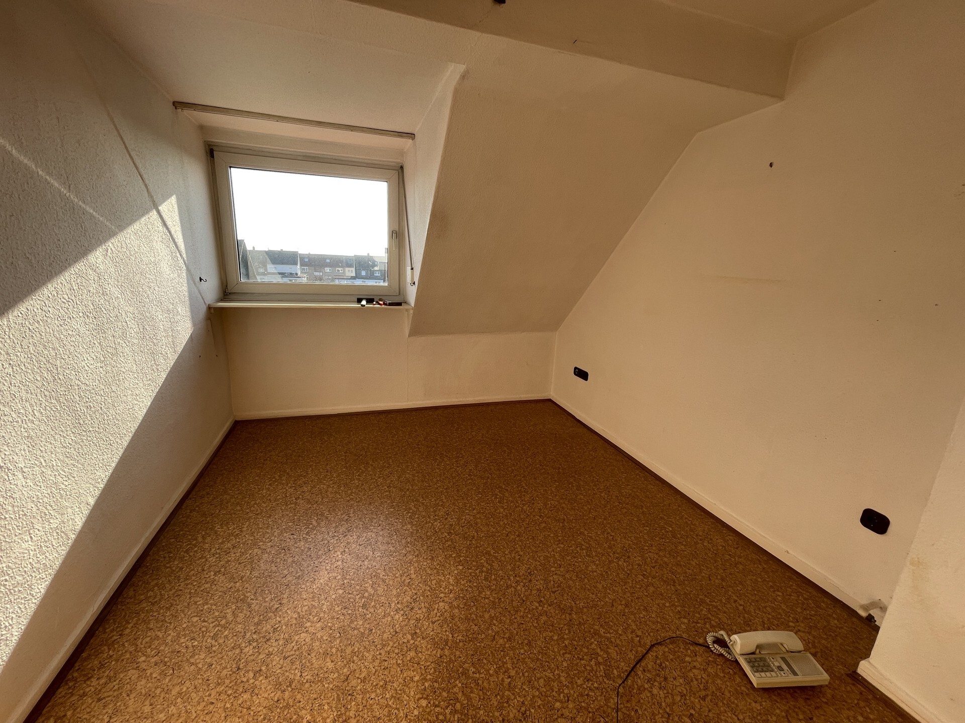 Immobilienangebot - Kassel / Forstfeld - Wohnen - Generationen-Doppelhaushälfte in KS-Forstfeld!
KEINE KÄUFERPROVISION