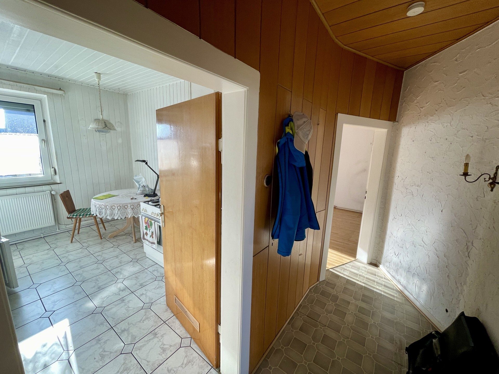 Immobilienangebot - Kassel / Forstfeld - Wohnen - Generationen-Doppelhaushälfte in KS-Forstfeld!
KEINE KÄUFERPROVISION