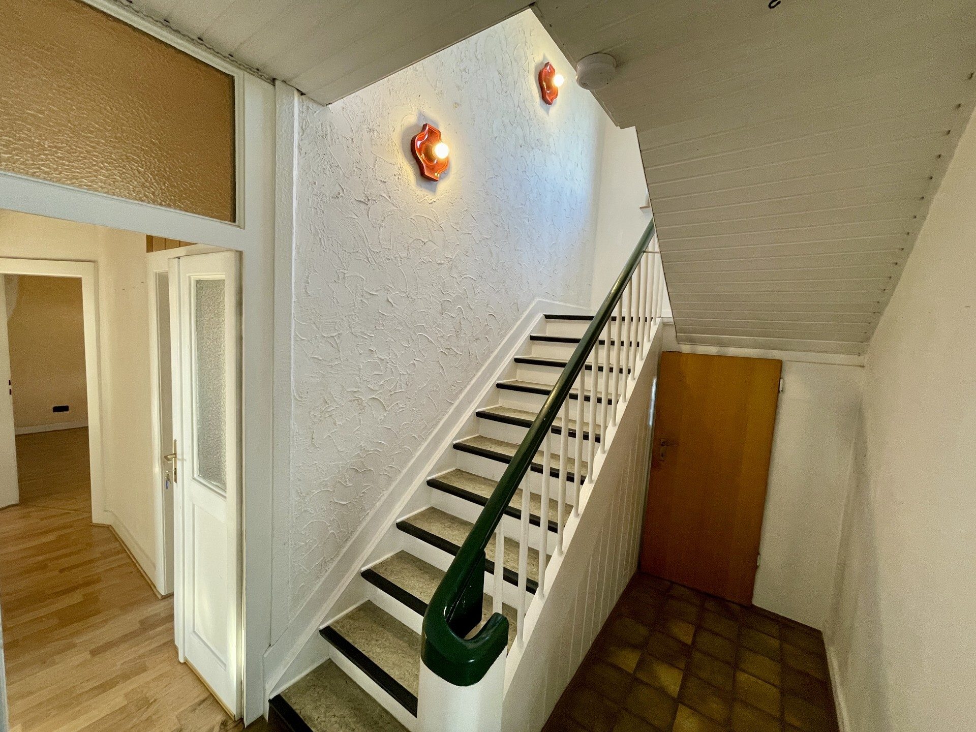 Immobilienangebot - Kassel / Forstfeld - Wohnen - Generationen-Doppelhaushälfte in KS-Forstfeld!
KEINE KÄUFERPROVISION