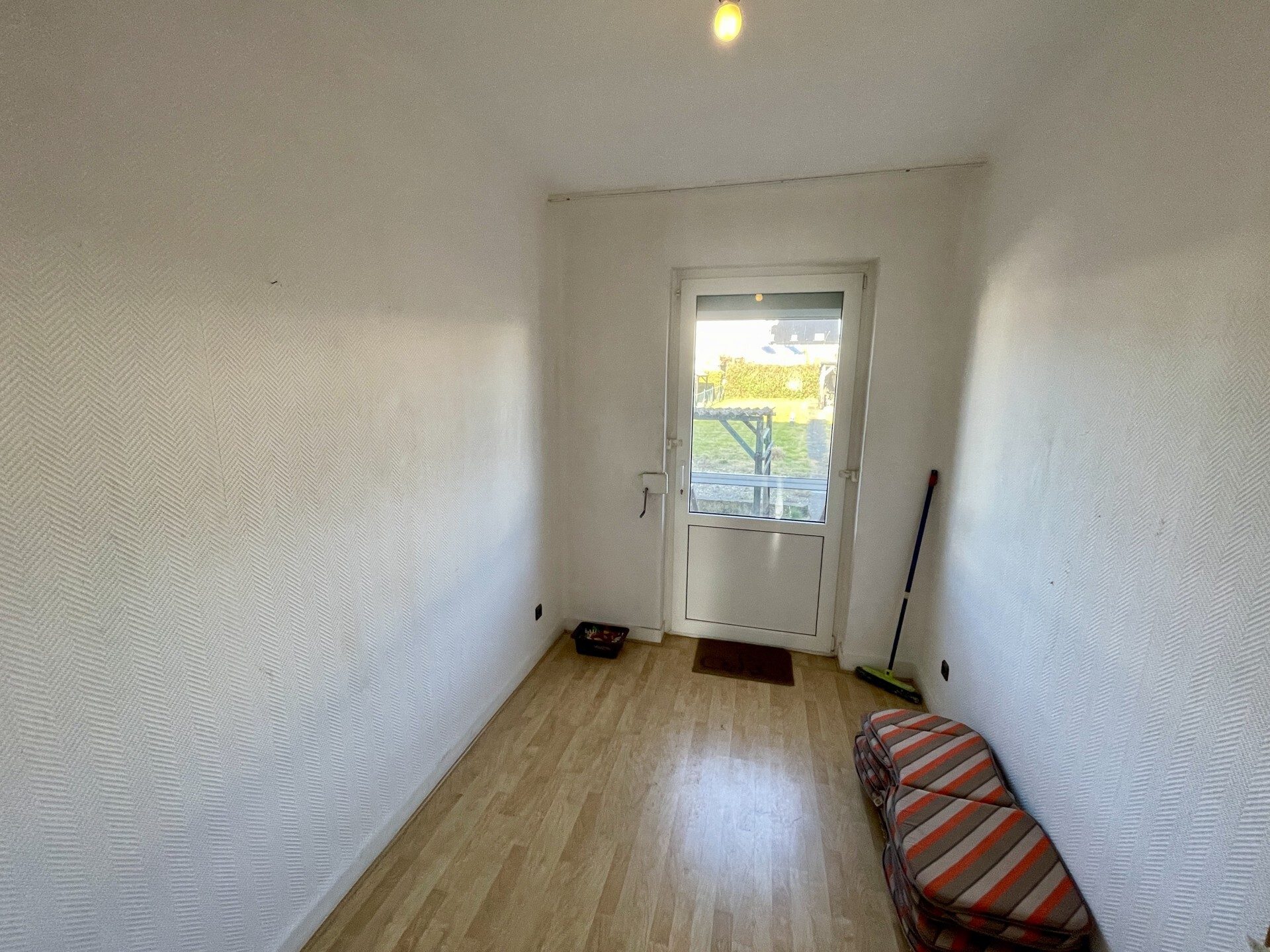 Immobilienangebot - Kassel / Forstfeld - Wohnen - Generationen-Doppelhaushälfte in KS-Forstfeld!
KEINE KÄUFERPROVISION