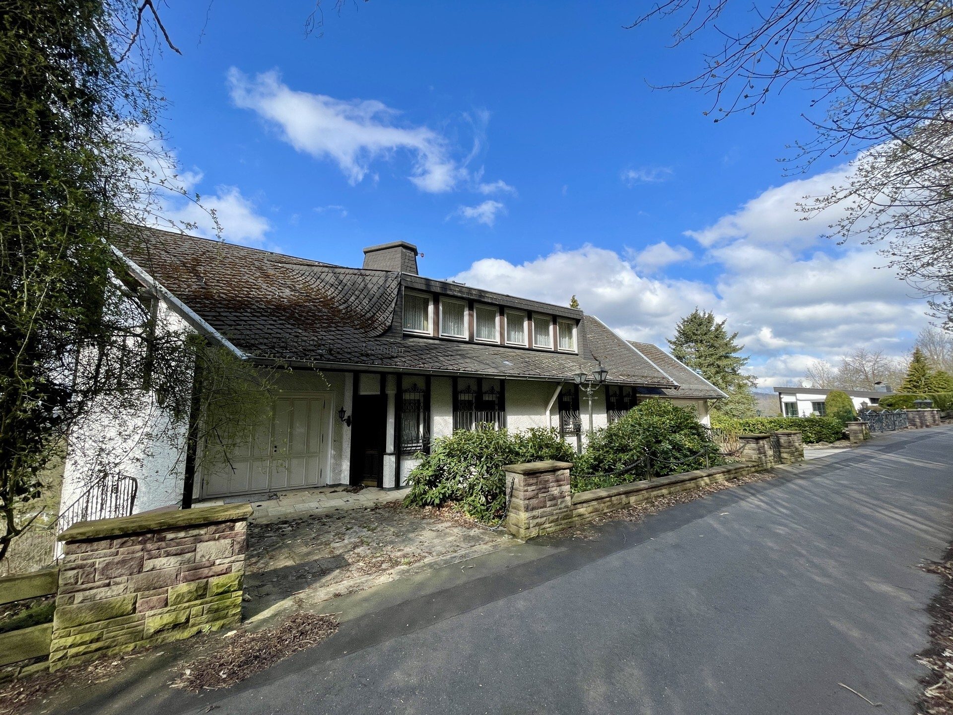 Immobilienangebot - Niedenstein - Wohnen - Außergewöhnliches Anwesen über den Dächern von Niedenstein! KEINE KÄUFERPROVISION