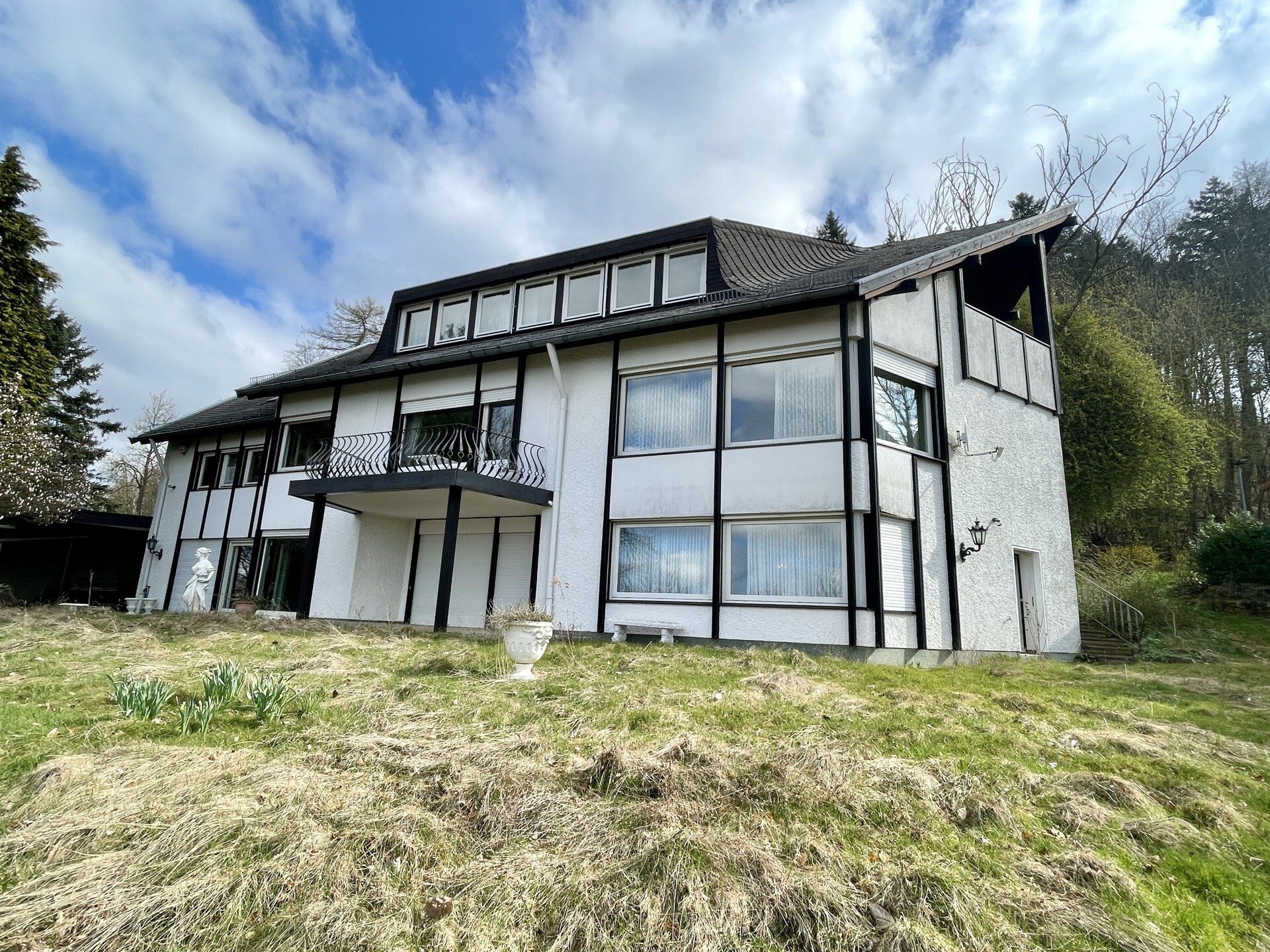 Immobilienangebot - Niedenstein - Wohnen - Außergewöhnliches Anwesen über den Dächern von Niedenstein! KEINE KÄUFERPROVISION