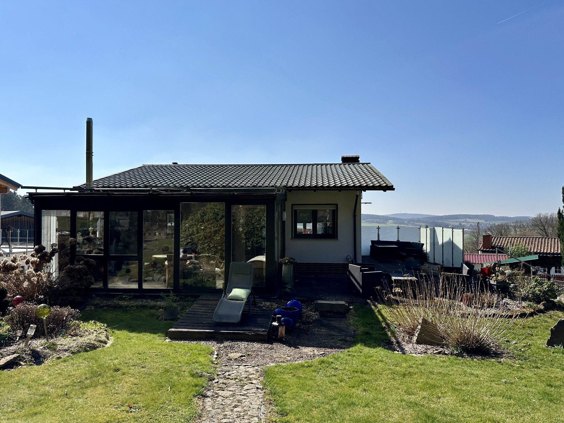 Immobilienangebot - Knüllwald - Wohnen - Fast wie im Urlaub: Gepflegtes Einfamilienhaus in ehemaligem Feriengebiet! KEINE KÄUFERPROVISION