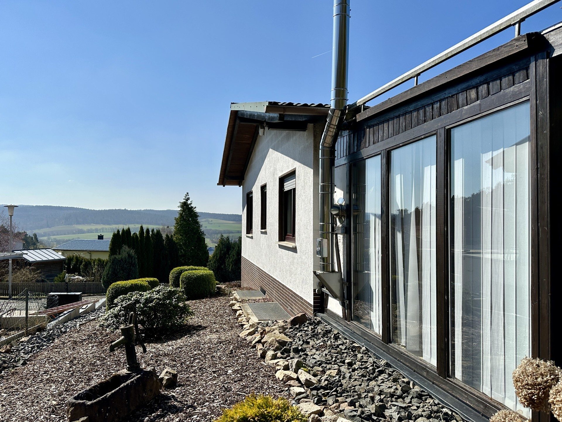 Immobilienangebot - Knüllwald - Wohnen - Fast wie im Urlaub: Gepflegtes Einfamilienhaus in ehemaligem Feriengebiet! KEINE KÄUFERPROVISION