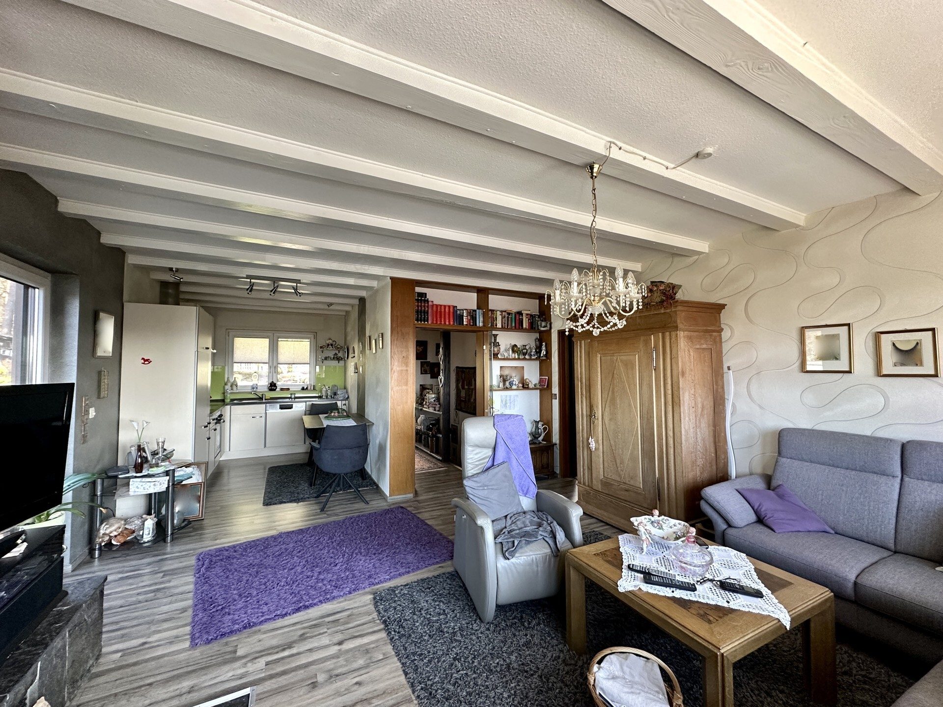 Immobilienangebot - Knüllwald - Wohnen - Fast wie im Urlaub: Gepflegtes Einfamilienhaus in ehemaligem Feriengebiet! KEINE KÄUFERPROVISION