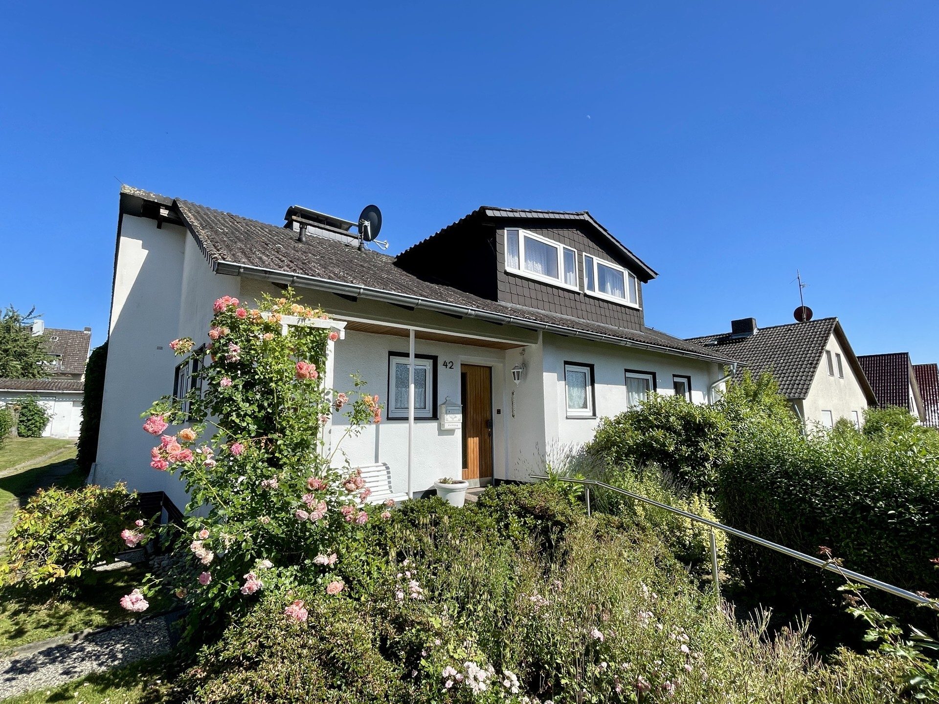 Immobilienangebot - Immenhausen - Wohnen - Individuelles Domizil für Paare oder kleine Familien!
KEINE KÄUFERPROVISION