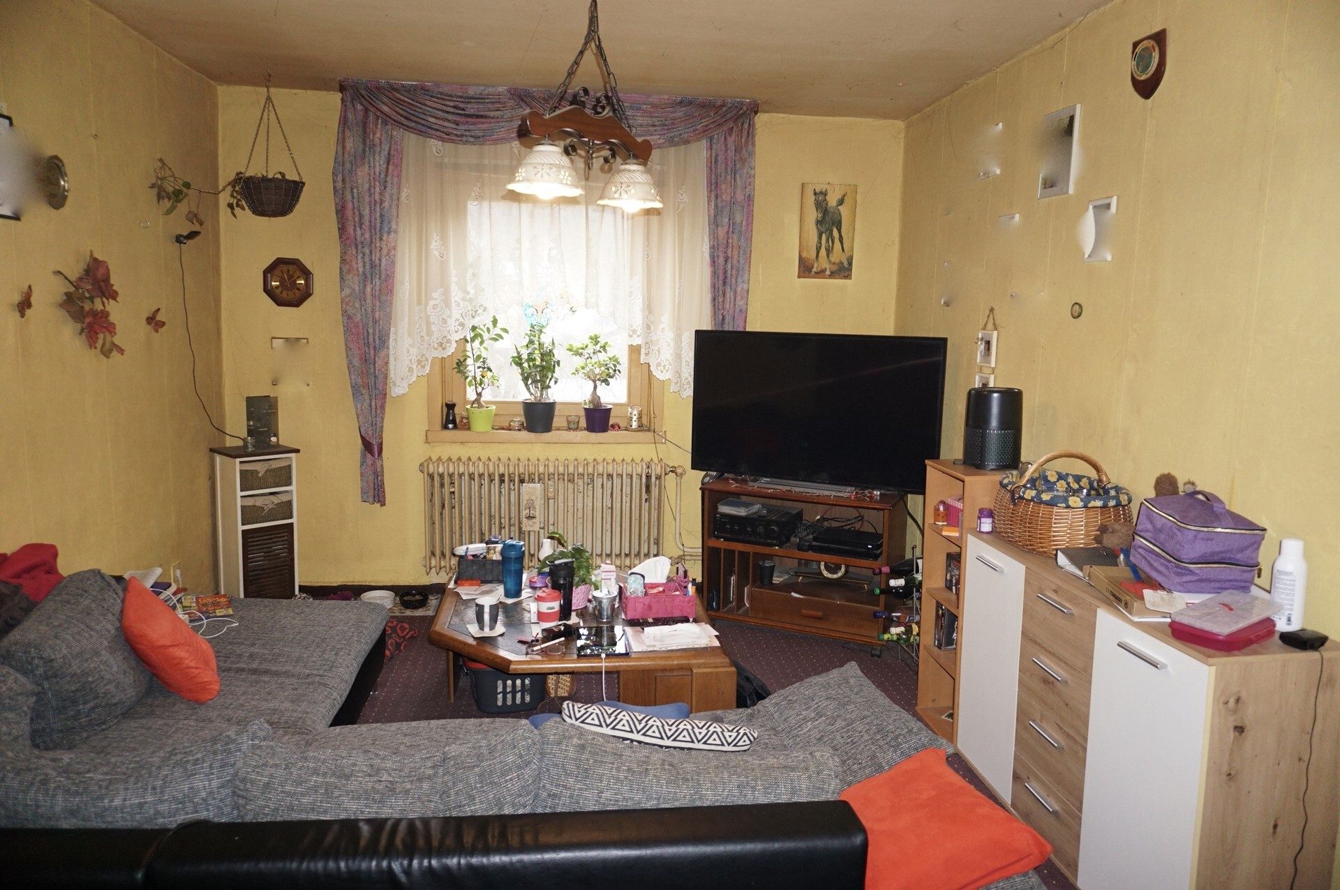Immobilienangebot - Malsfeld - Wohnen - Großzügiges Haus mit Sanierungsbedarf. Keine Käuferprovision!