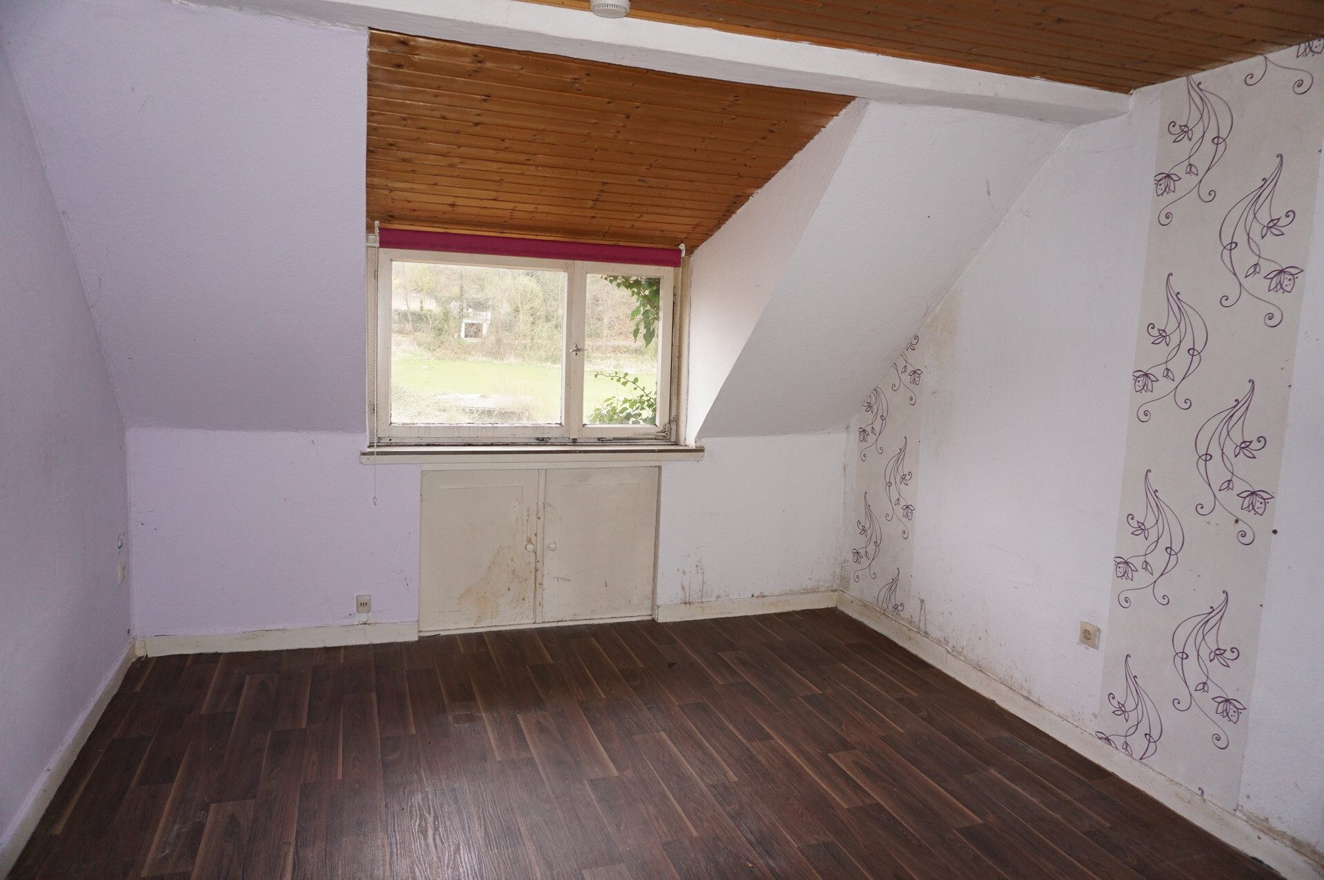 Immobilienangebot - Malsfeld - Wohnen - Großzügiges Haus mit Sanierungsbedarf. Keine Käuferprovision!
