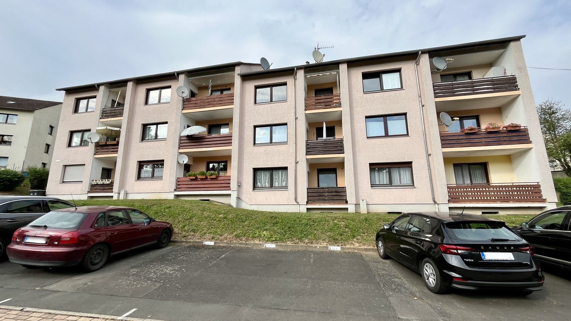 Immobilienangebot - Fritzlar - Wohnen - Solide 2-Zimmer-Wohnung mit zusätzlicher Kaufoption der Nachbarwohnung! KEINE KÄUFERPROVISION!