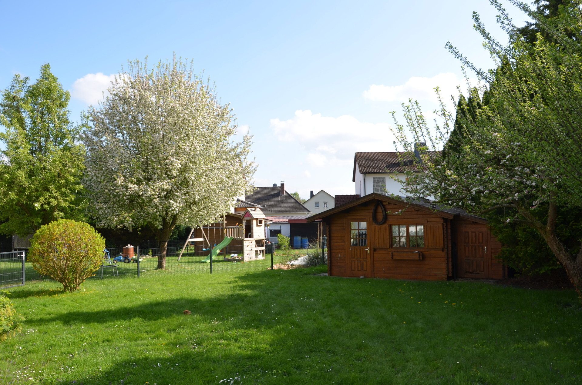 Immobilienangebot - Borken - Wohnen - Großzügiges Einfamilienhaus mit Einliegerwohnung und Garten in massiver Bauweise zu verkaufen!