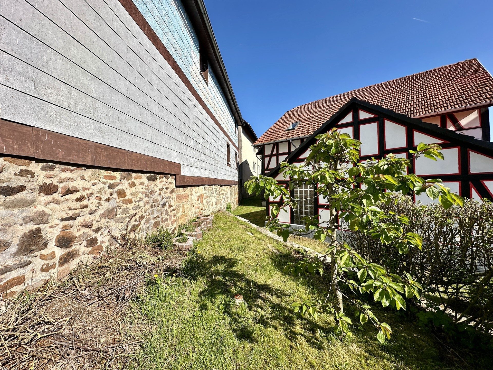 Immobilienangebot - Homberg (Efze) - Wohnen - Fachwerkhaus mit Scheune – Platz für Ideen und Handwerk! Keine Käuferprovision!