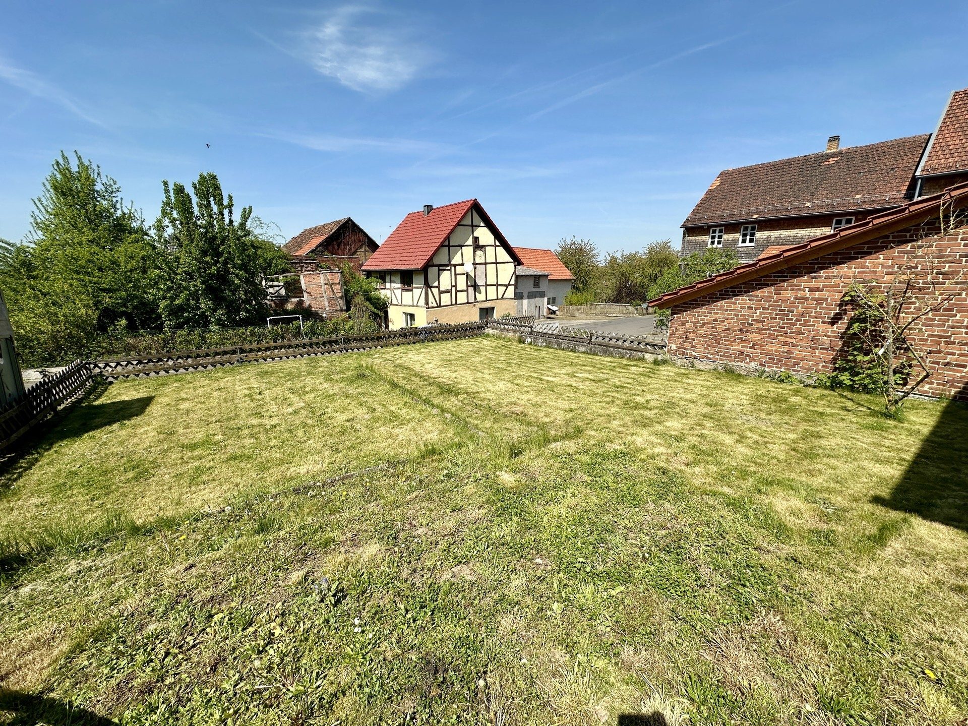 Immobilienangebot - Wabern - Wohnen - Einfamilienhaus mit Hof, Stallungen und viel Raum für Ihre Ideen! Keine Käuferprovision!