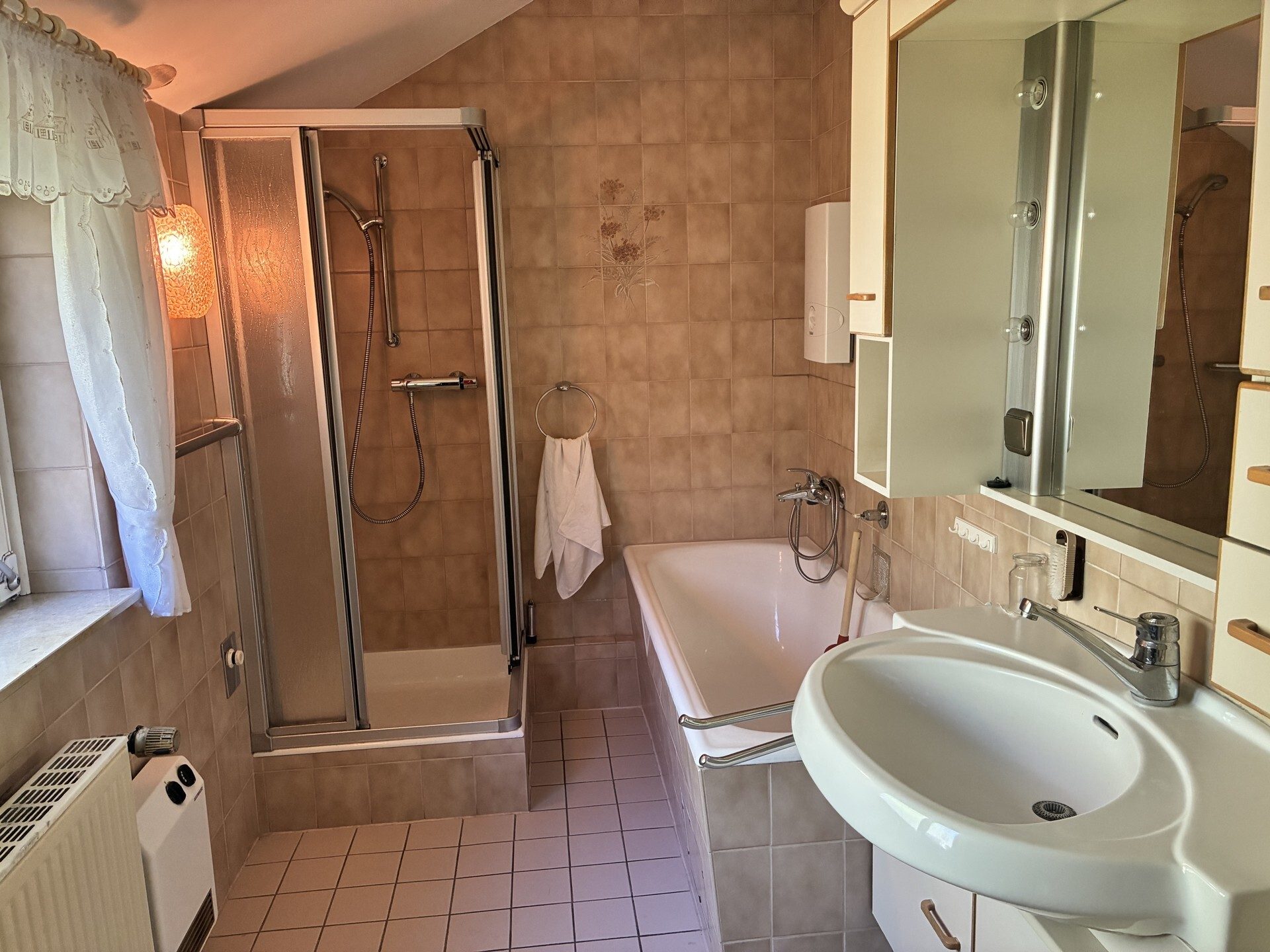 Immobilienangebot - Kassel - Wohnen - Ihr künftiges Familiendomizil am Brasselsberg!
KEINE KÄUFERPROVISION