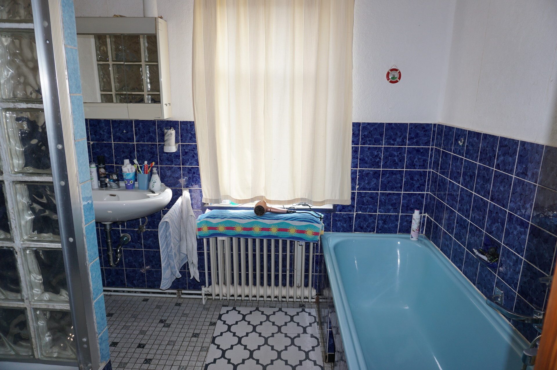 Immobilienangebot - Felsberg - Wohnen - Großzügiges Haus für Handwerker. Keine Käuferprovision!