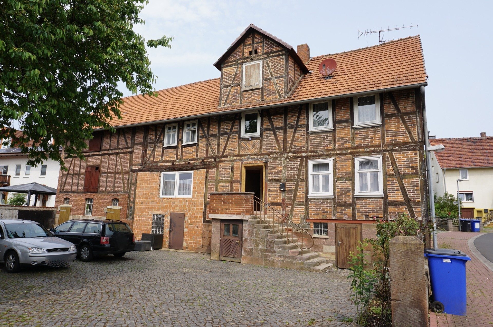 Immobilienangebot - Felsberg - Wohnen - Großzügiges Haus für Handwerker. Keine Käuferprovision!