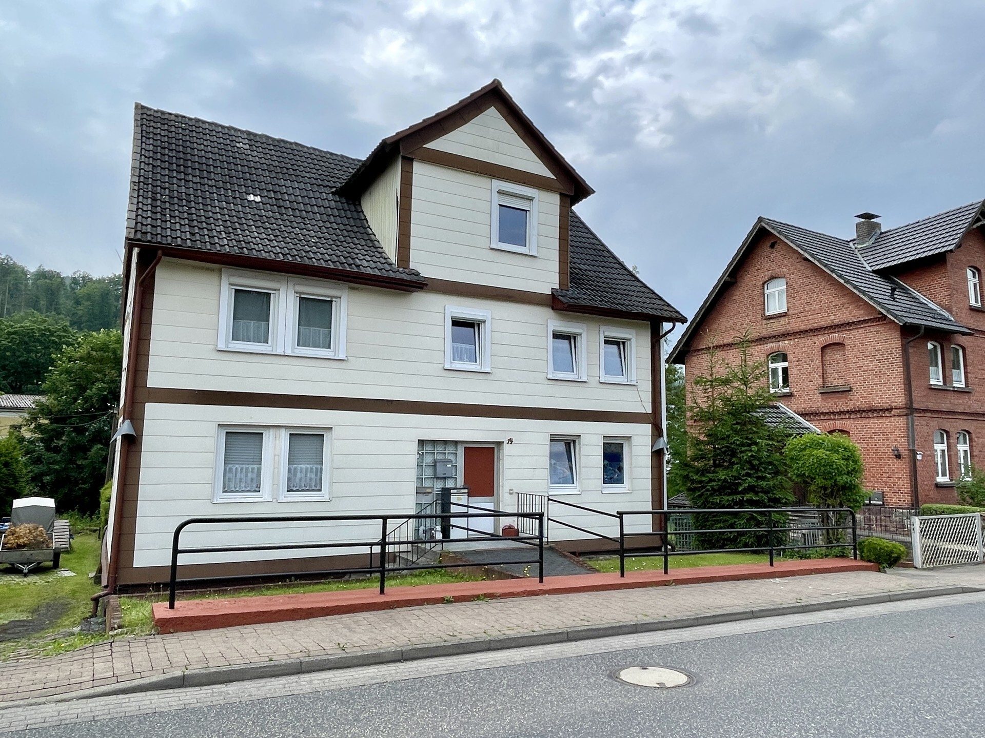 Immobilienangebot - Helsa - Wohnen - Endlich was Eigenes: Renoviertes Fachwerkhaus in Helsa!
KEINE KÄUFERPROVISION