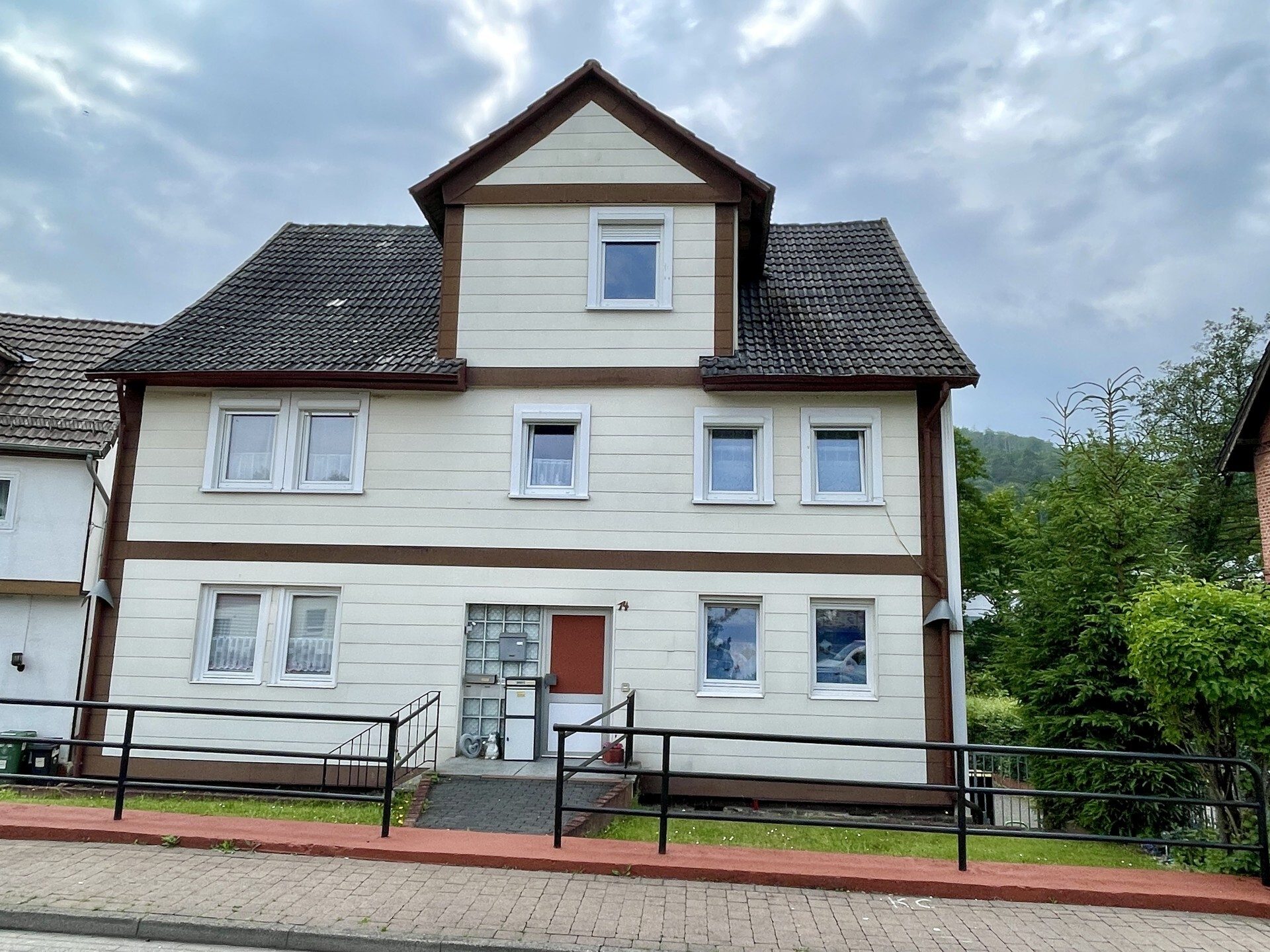 Immobilienangebot - Helsa - Wohnen - Endlich was Eigenes: Renoviertes Fachwerkhaus in Helsa!
KEINE KÄUFERPROVISION