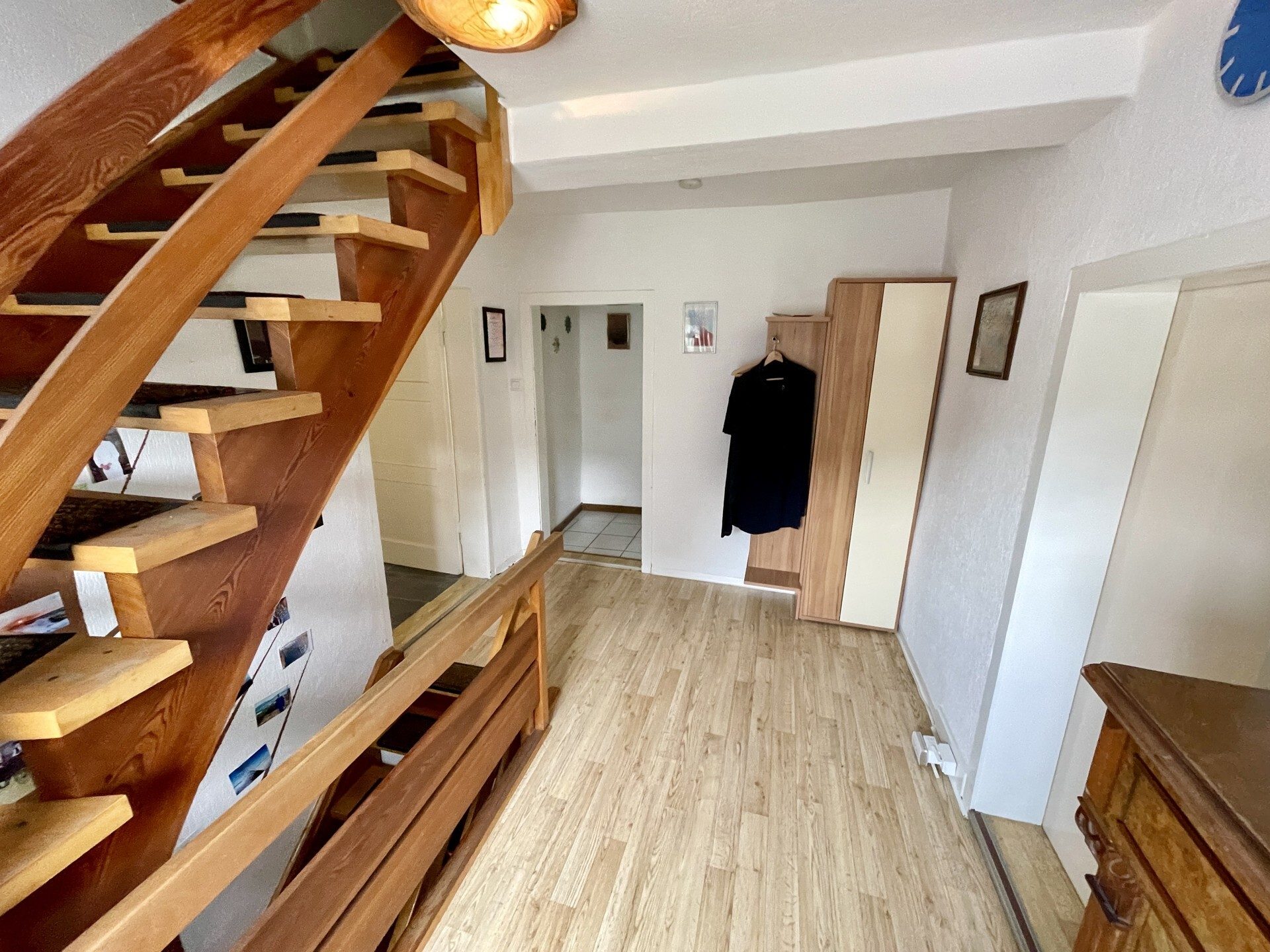 Immobilienangebot - Helsa - Wohnen - Endlich was Eigenes: Renoviertes Fachwerkhaus in Helsa!
KEINE KÄUFERPROVISION
