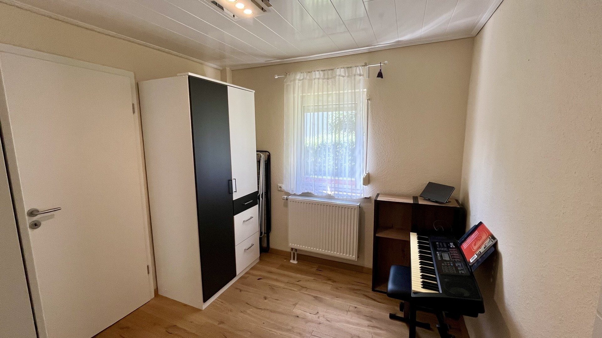 Immobilienangebot - Knüllwald - Wohnen - Renoviertes Einfamilienhaus in Knüllwald-OT zu verkaufen! KEINE KÄUFERPROVISION!