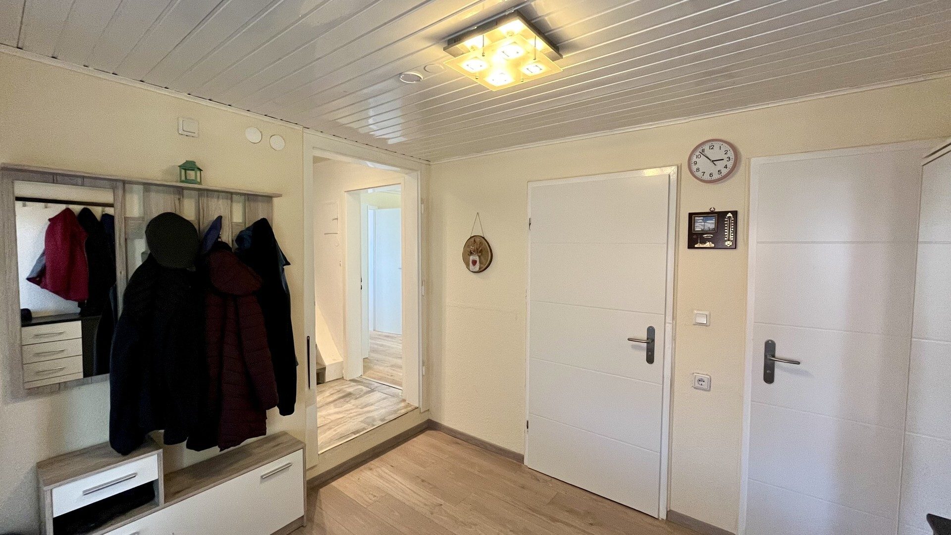 Immobilienangebot - Knüllwald - Wohnen - Renoviertes Einfamilienhaus in Knüllwald-OT zu verkaufen! KEINE KÄUFERPROVISION!