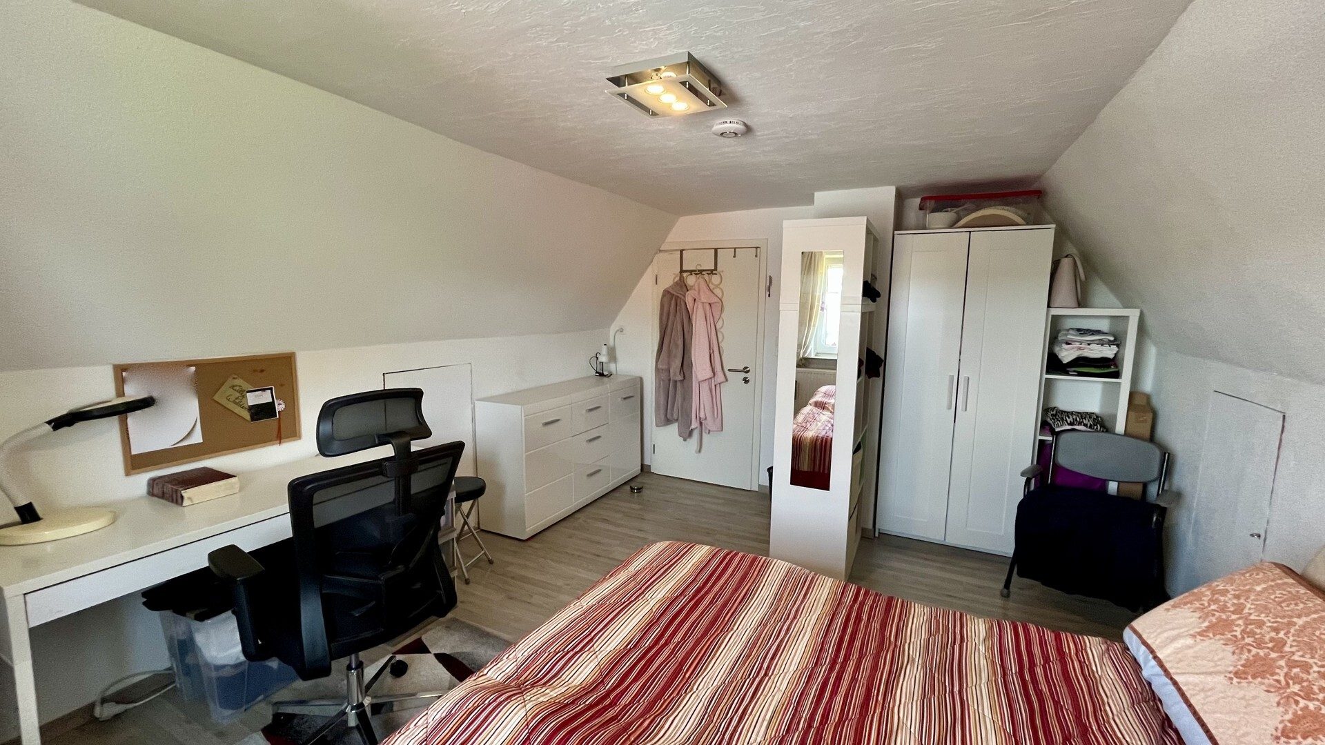 Immobilienangebot - Knüllwald - Wohnen - Renoviertes Einfamilienhaus in Knüllwald-OT zu verkaufen! KEINE KÄUFERPROVISION!