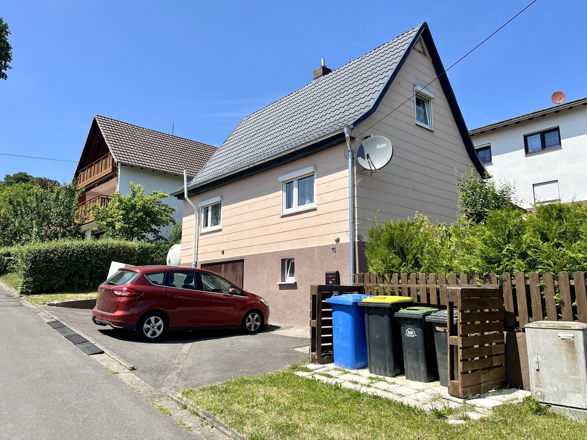 Immobilienangebot - Knüllwald - Wohnen - Renoviertes Einfamilienhaus in Knüllwald-OT zu verkaufen! KEINE KÄUFERPROVISION!