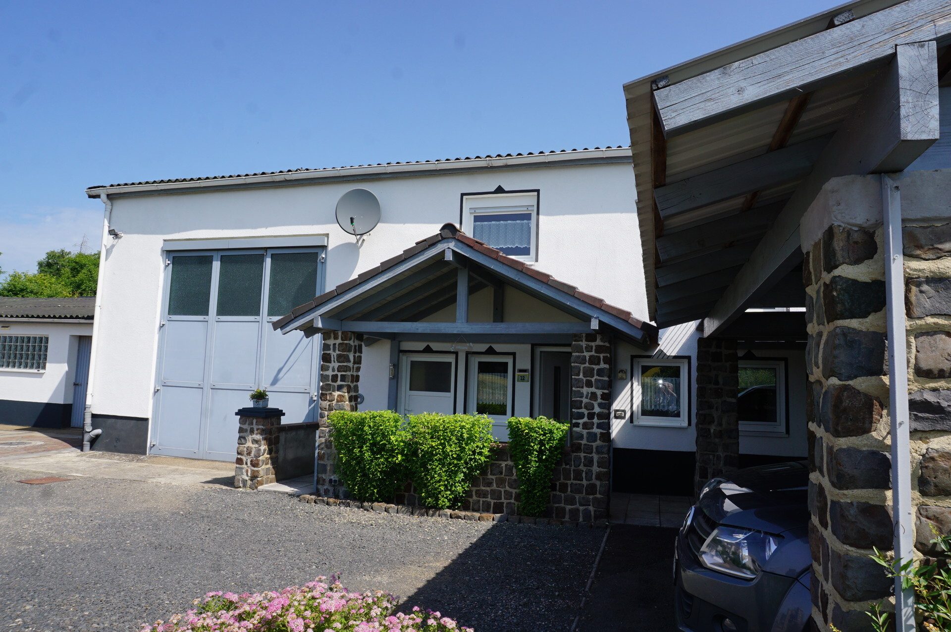 Immobilienangebot - Felsberg - Wohnen - Modernisiertes Einfamilienhaus mit Halle. Keine Käuferprovision!