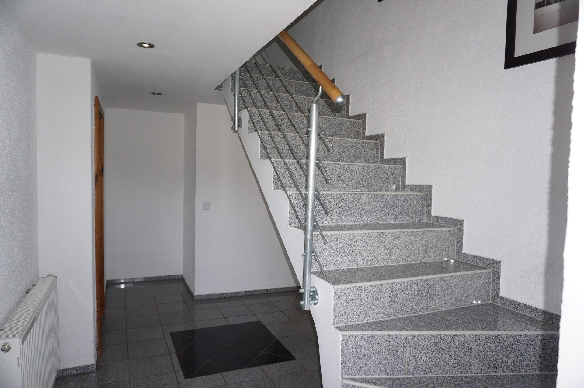 Immobilienangebot - Felsberg - Wohnen - Modernisiertes Einfamilienhaus mit Halle. Keine Käuferprovision!
