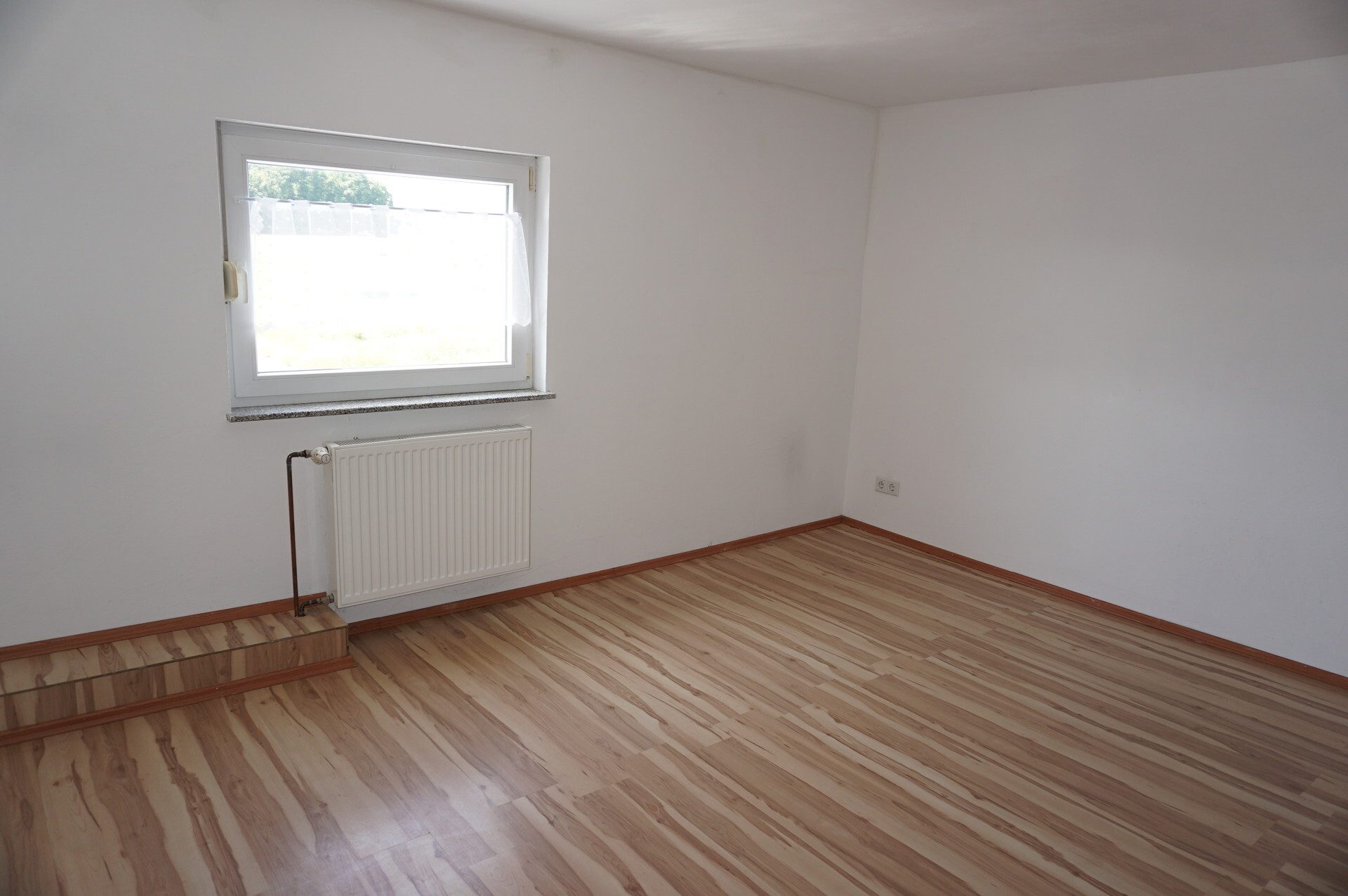 Immobilienangebot - Felsberg - Wohnen - Modernisiertes Einfamilienhaus mit Halle. Keine Käuferprovision!