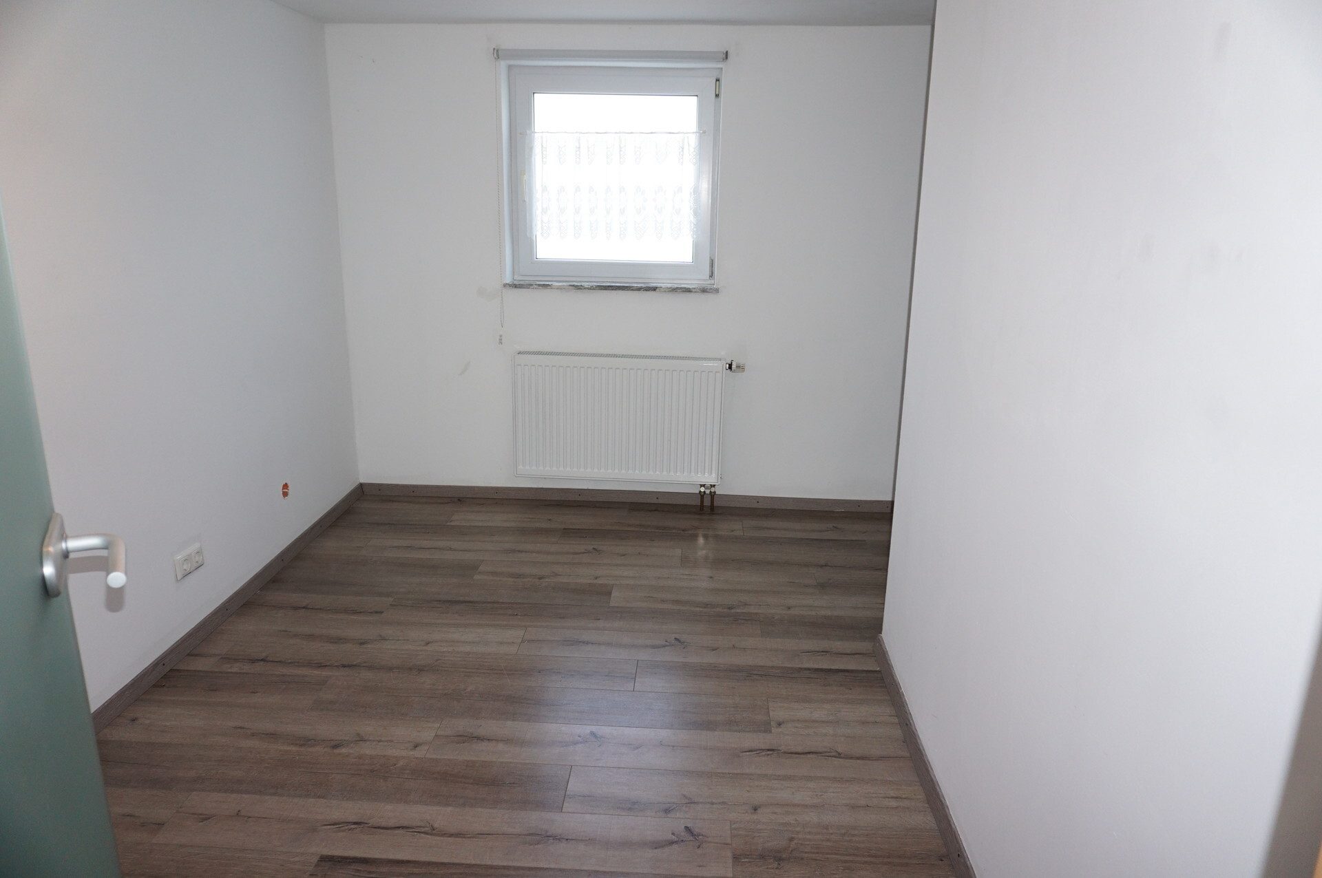 Immobilienangebot - Felsberg - Wohnen - Modernisiertes Einfamilienhaus mit Halle. Keine Käuferprovision!