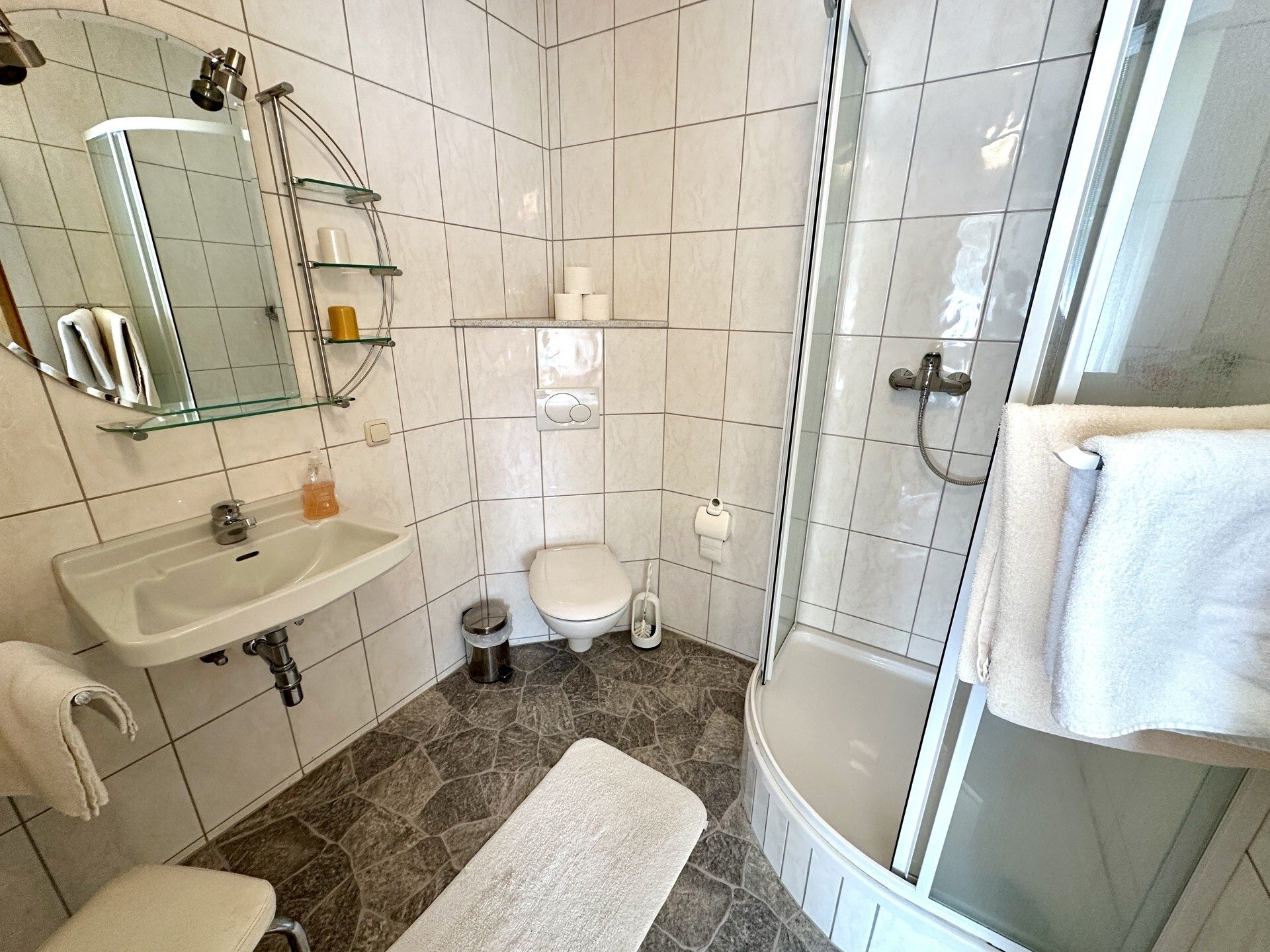 Immobilienangebot - Knüllwald - Gewerbe - Historisches Gasthaus mit Pension in Knüllwald OT! Keine Käuferprovision!