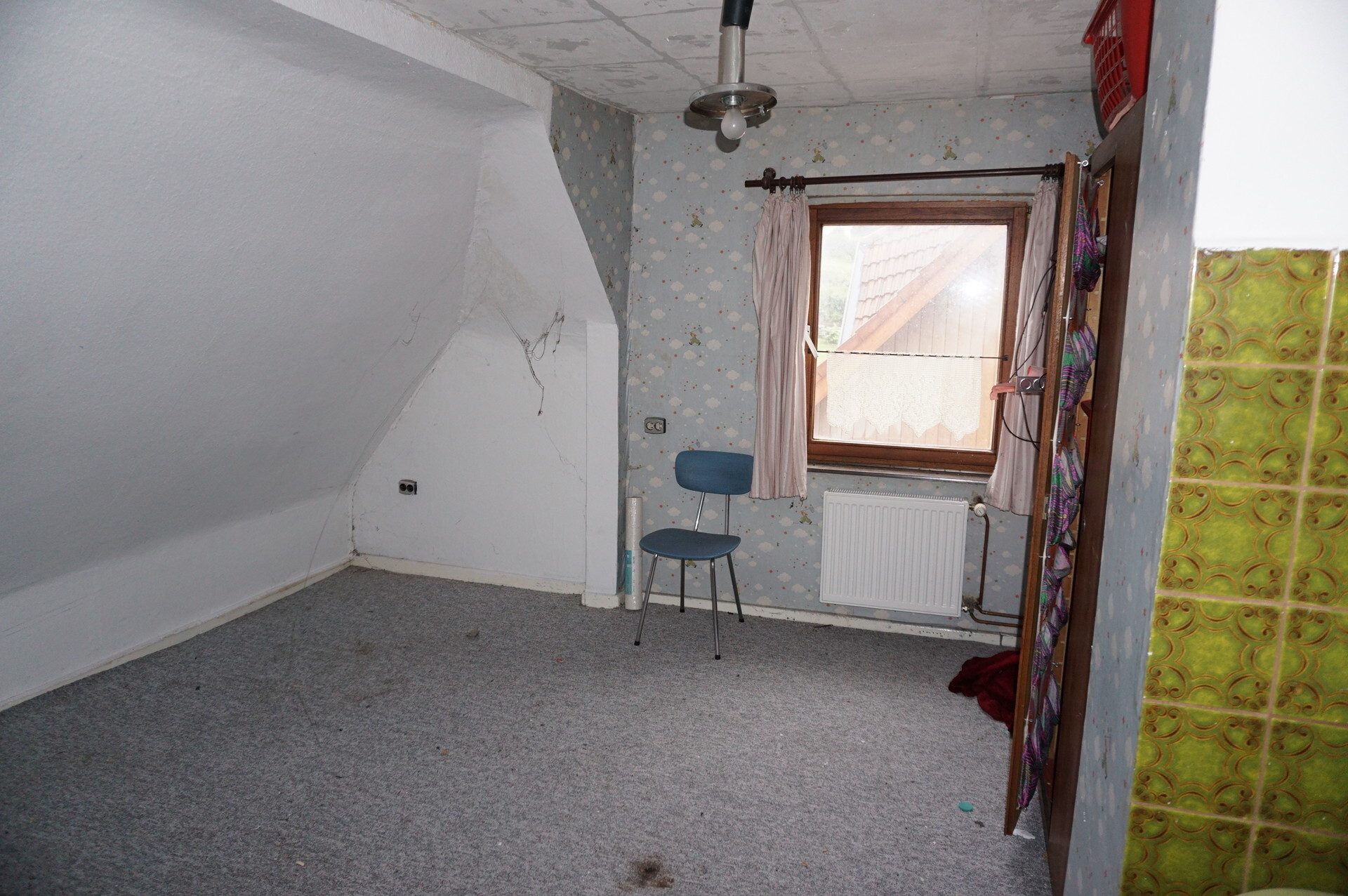 Immobilienangebot - Spangenberg - Wohnen - Renovierungsbedürftiges Haus sucht Handwerker. Keine Käuferprovision!