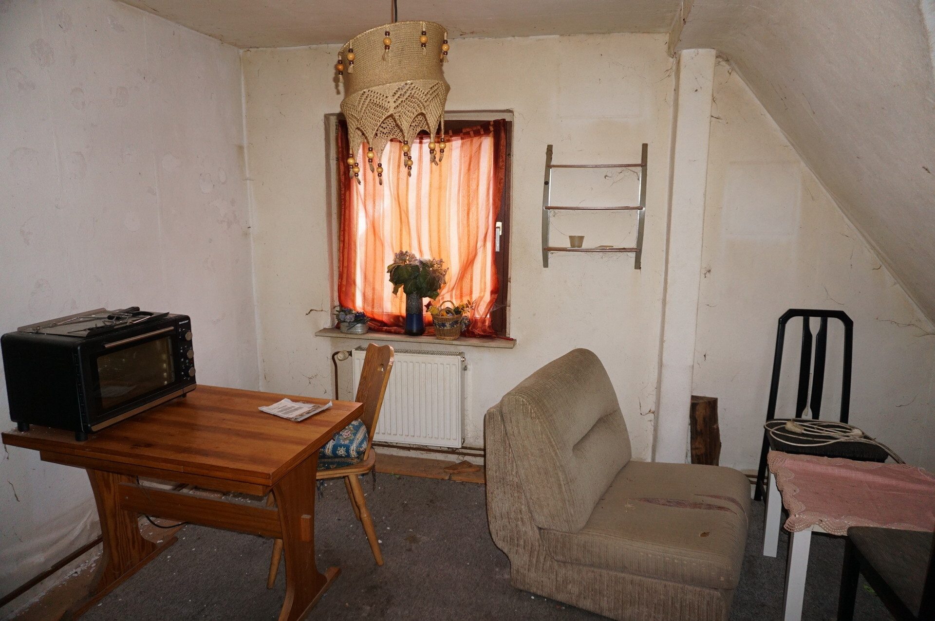 Immobilienangebot - Spangenberg - Wohnen - Renovierungsbedürftiges Haus sucht Handwerker. Keine Käuferprovision!