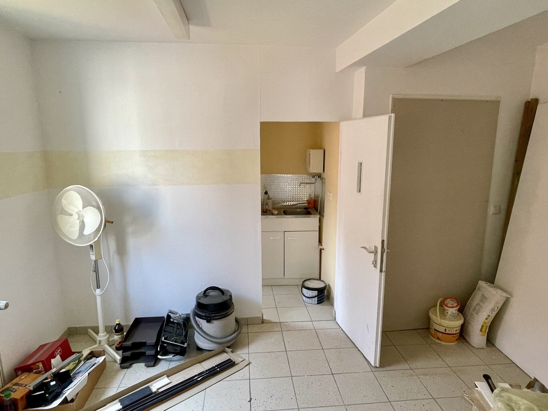 Immobilienangebot - Baunatal / Großenritte - Wohnen - Attraktive Steuervorteile möglich:
Wohn- und Geschäftshaus zentral in Großenritte!