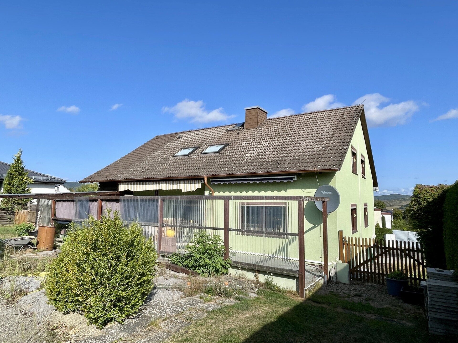 Immobilienangebot - Habichtswald / Dörnberg - Wohnen - Großzügiges EFH mit Tiefgarage zur vielseitigen Verwendung! KEINE KÄUFERPROVISION