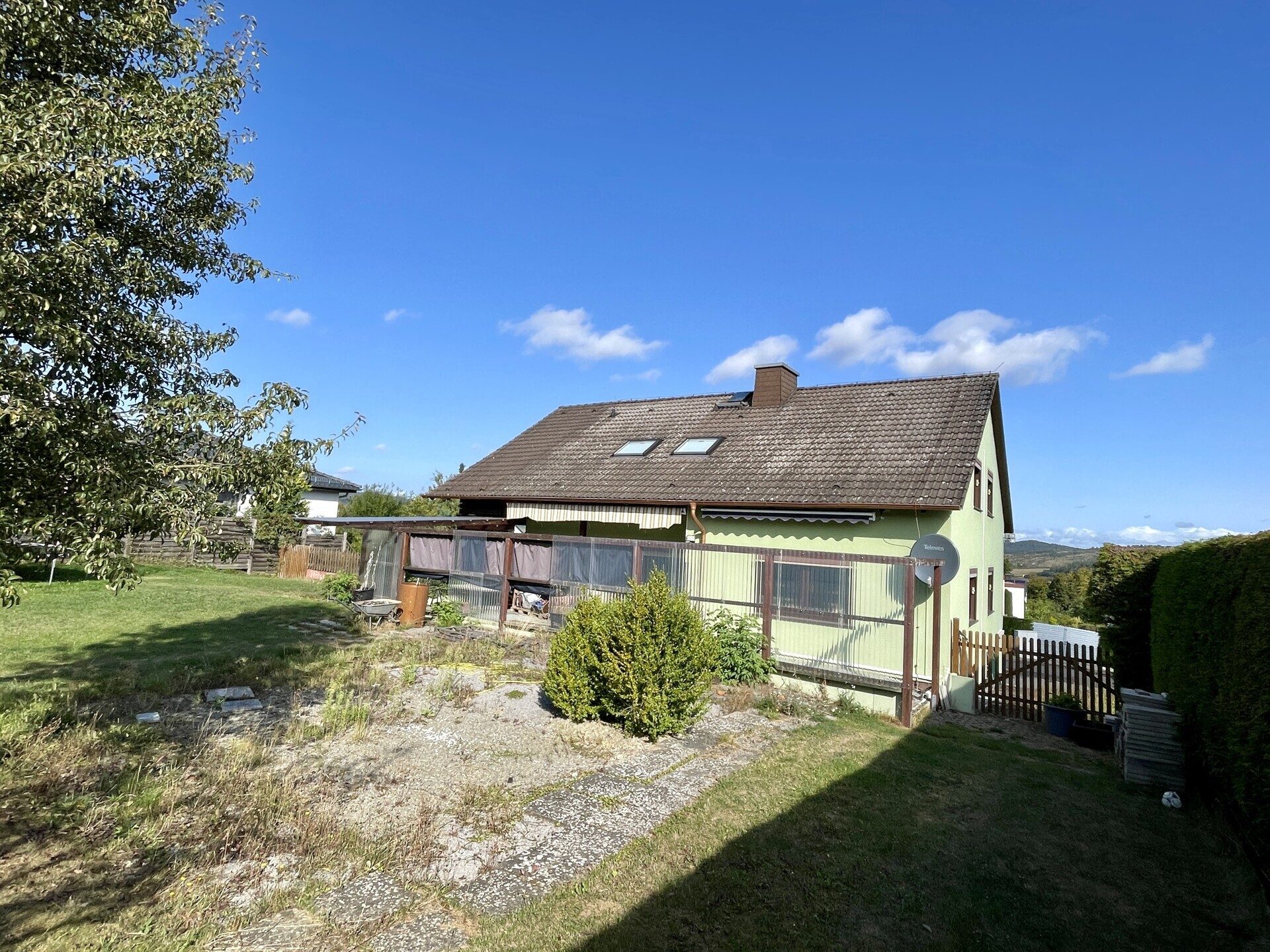 Immobilienangebot - Habichtswald / Dörnberg - Wohnen - Großzügiges EFH mit Tiefgarage zur vielseitigen Verwendung! KEINE KÄUFERPROVISION