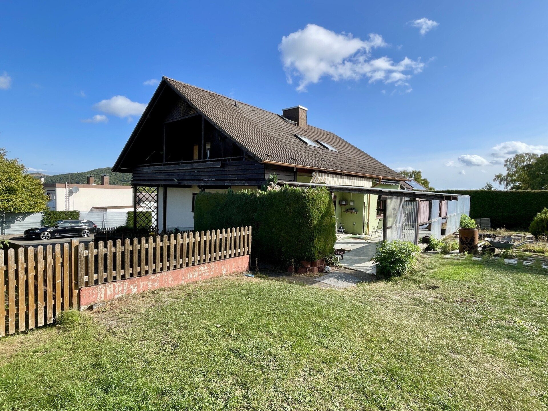 Immobilienangebot - Habichtswald / Dörnberg - Wohnen - Großzügiges EFH mit Tiefgarage zur vielseitigen Verwendung! KEINE KÄUFERPROVISION