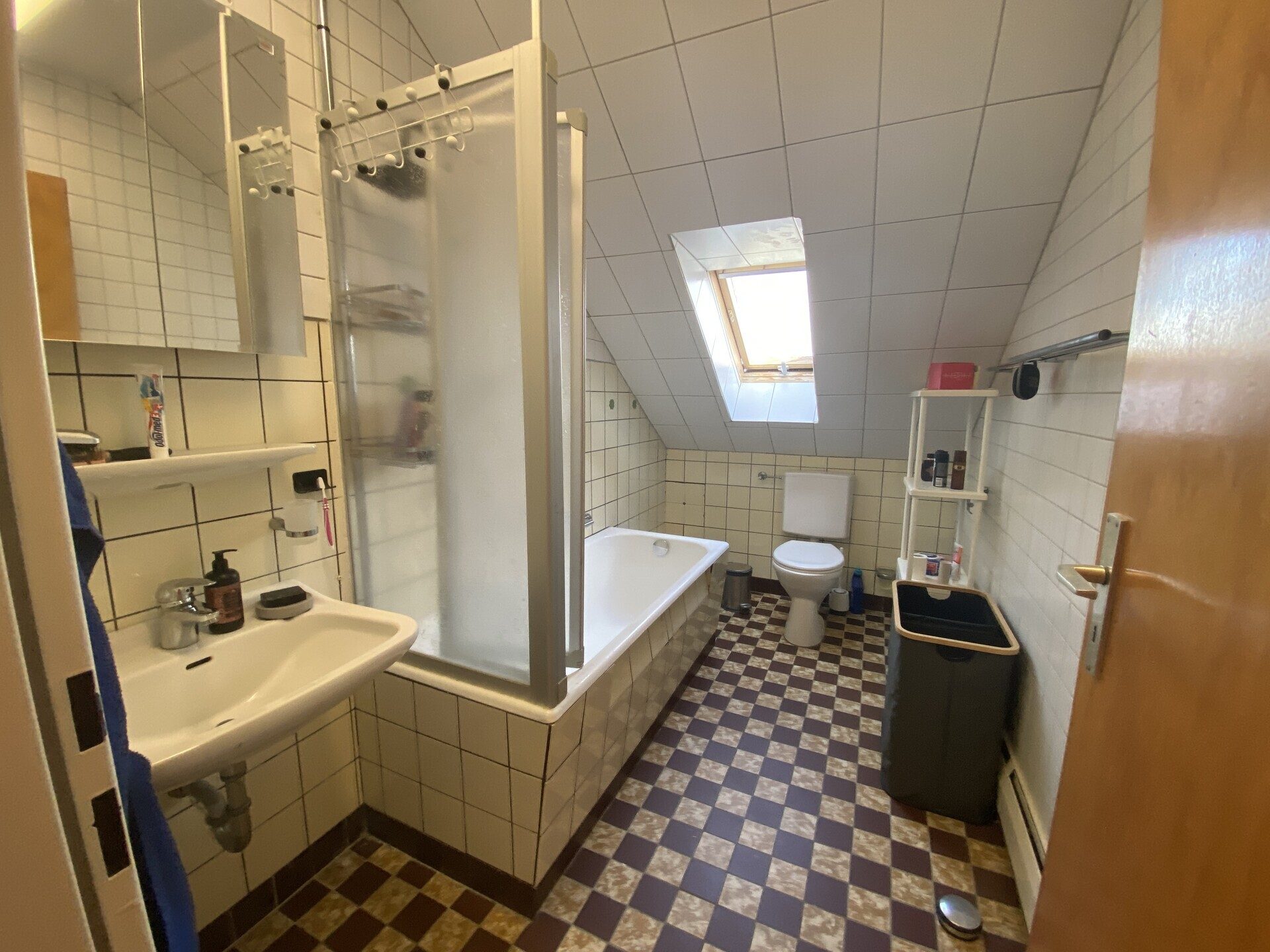 Immobilienangebot - Habichtswald / Dörnberg - Wohnen - Großzügiges EFH mit Tiefgarage zur vielseitigen Verwendung! KEINE KÄUFERPROVISION