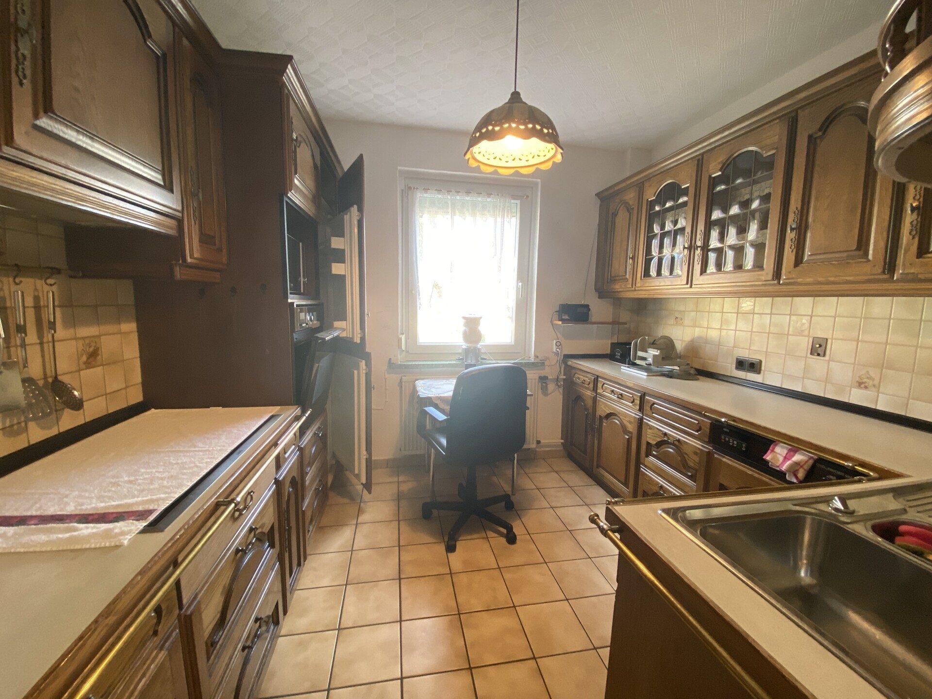 Immobilienangebot - Niedenstein / Metze - Wohnen - Zweifamilienhaus in ruhiger Lage sucht Familie!!!
KEINE KÄUFERPROVISION
