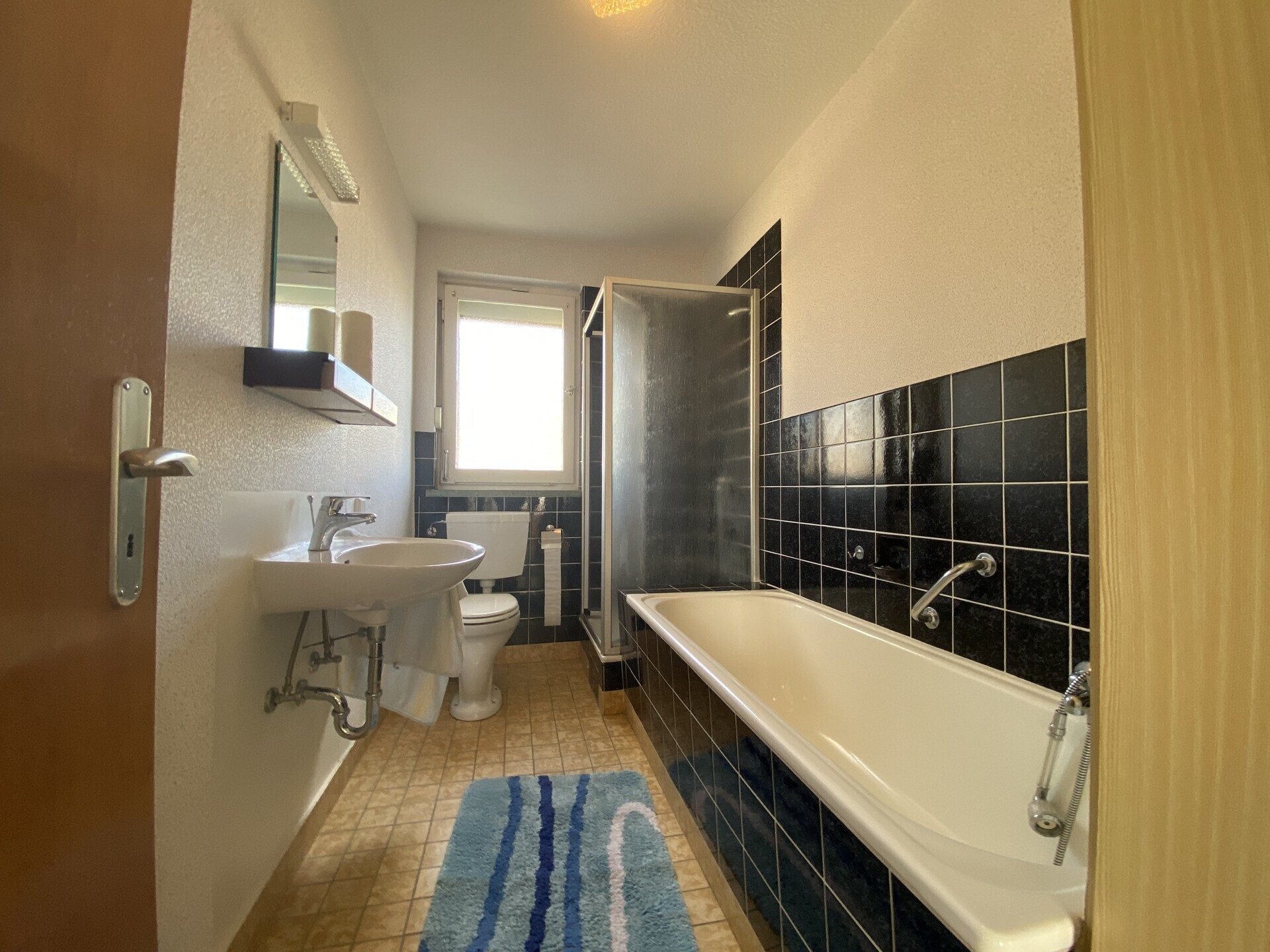 Immobilienangebot - Niedenstein / Metze - Wohnen - Zweifamilienhaus in ruhiger Lage sucht Familie!!!
KEINE KÄUFERPROVISION