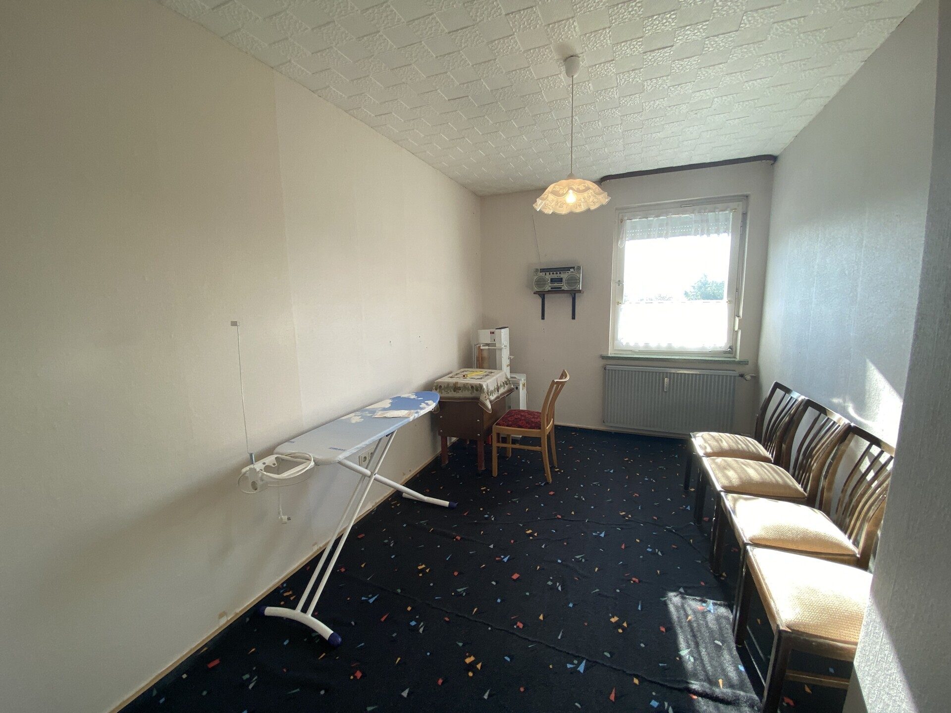 Immobilienangebot - Niedenstein / Metze - Wohnen - Zweifamilienhaus in ruhiger Lage sucht Familie!!!
KEINE KÄUFERPROVISION