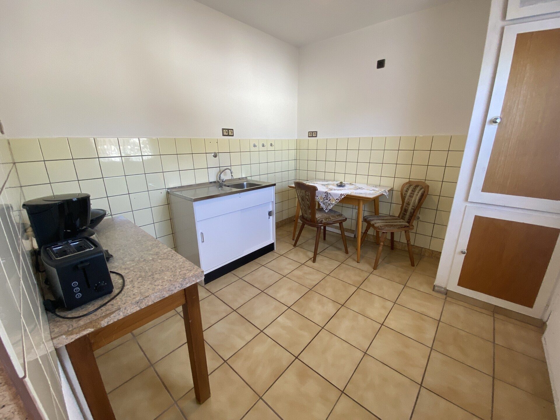 Immobilienangebot - Niedenstein / Metze - Wohnen - Zweifamilienhaus in ruhiger Lage sucht Familie!!!
KEINE KÄUFERPROVISION