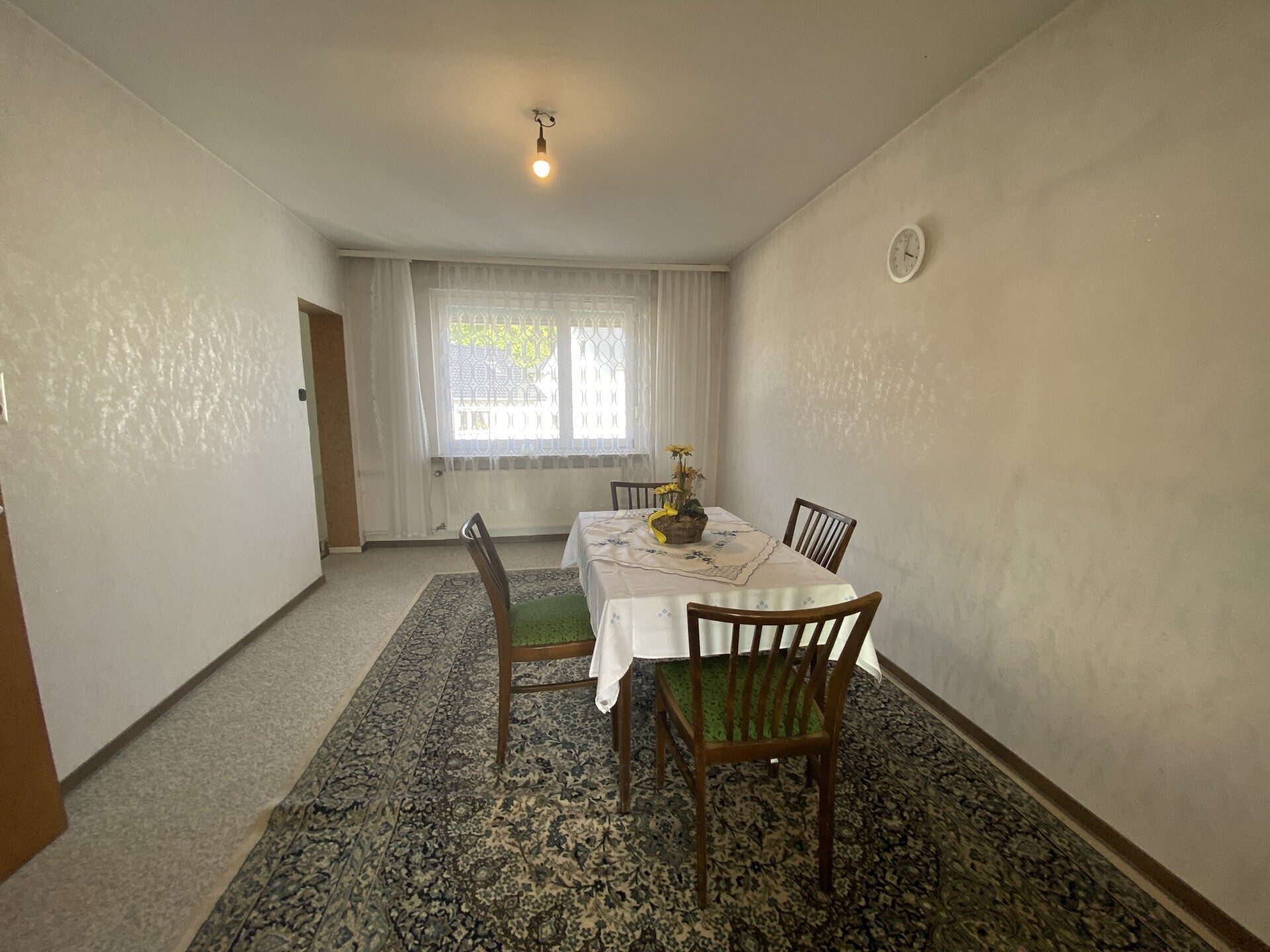 Immobilienangebot - Niedenstein / Metze - Wohnen - Zweifamilienhaus in ruhiger Lage sucht Familie!!!
KEINE KÄUFERPROVISION