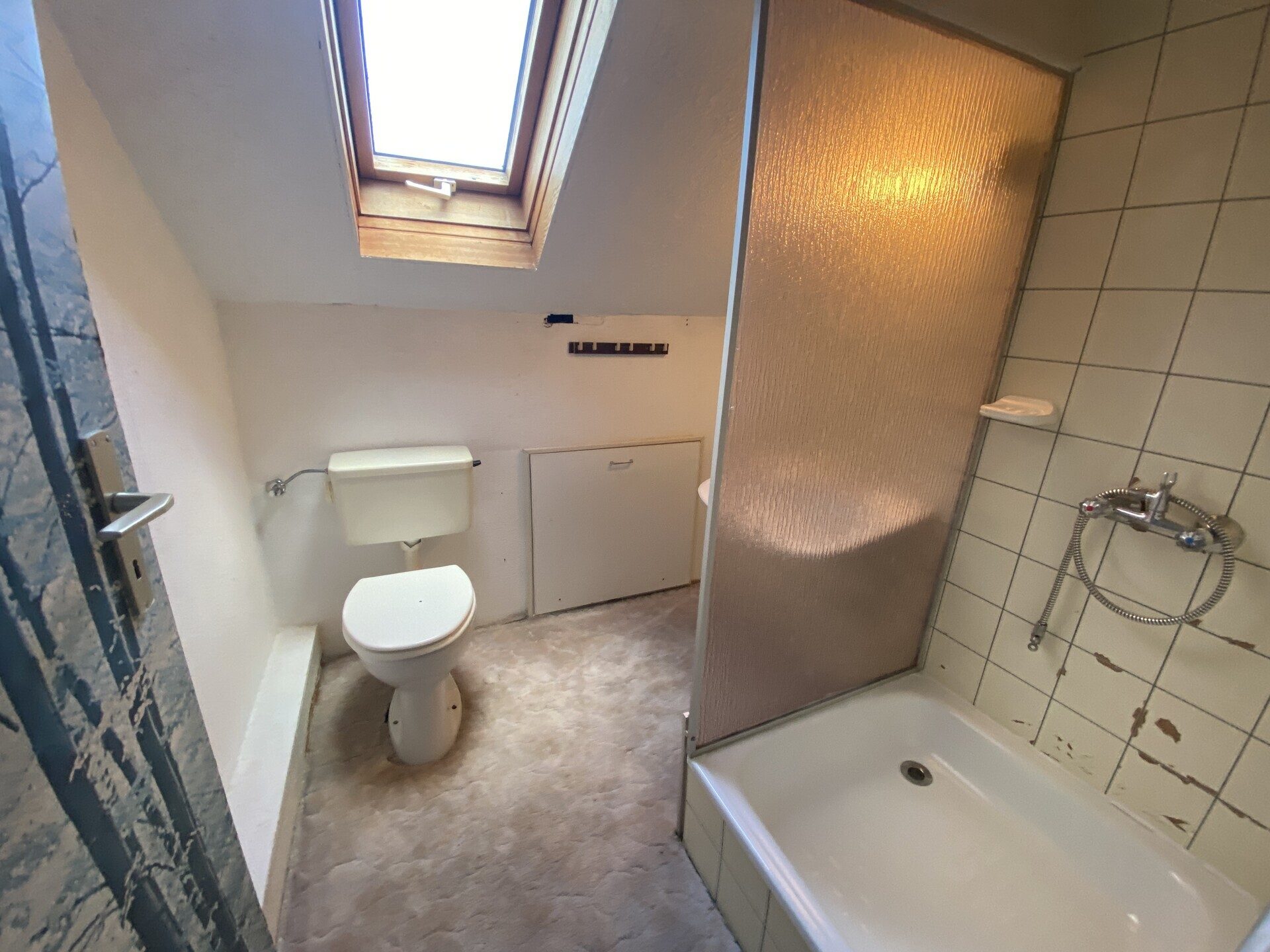 Immobilienangebot - Niedenstein / Metze - Wohnen - Zweifamilienhaus in ruhiger Lage sucht Familie!!!
KEINE KÄUFERPROVISION